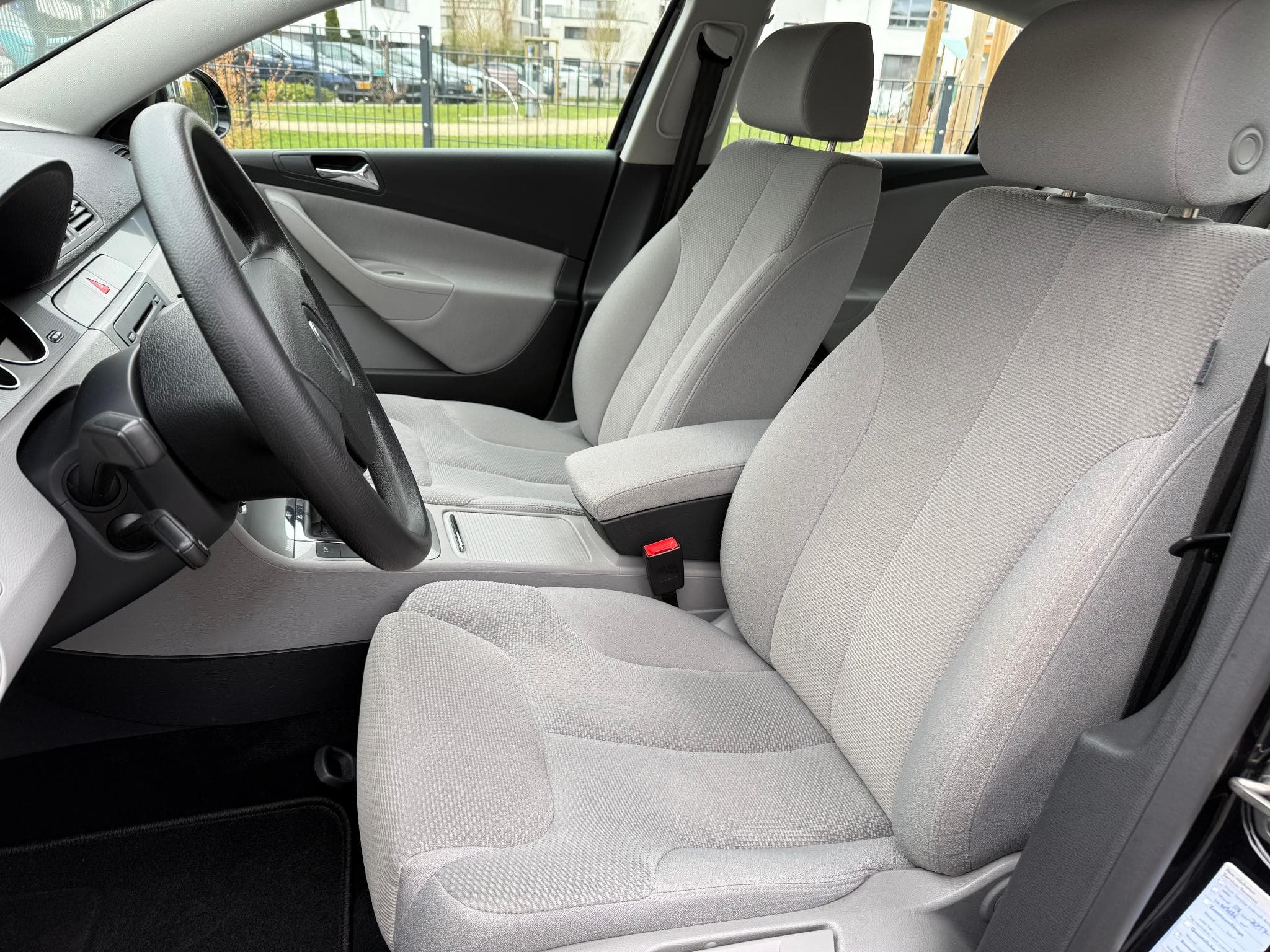 VW Passat 2.0 TDI COMFORTLINE 140 PS (2015) - Photo 5