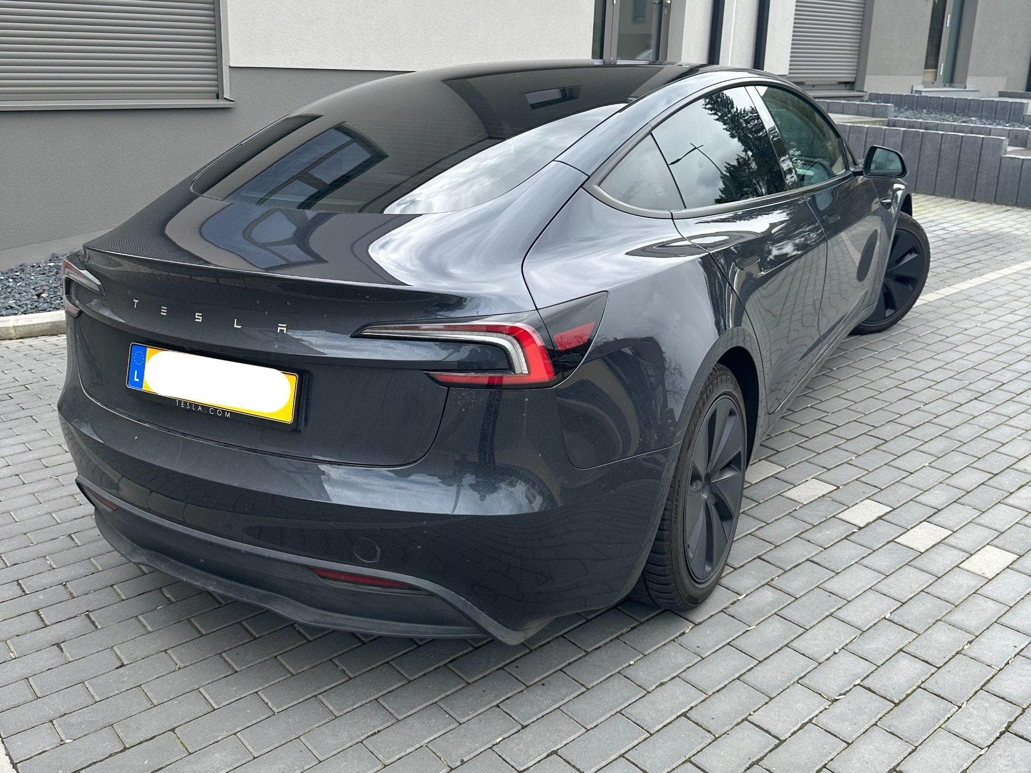 Tesla Model 3 Tesla Model 3 Highland Stealth Grey (2023) - Photo 3