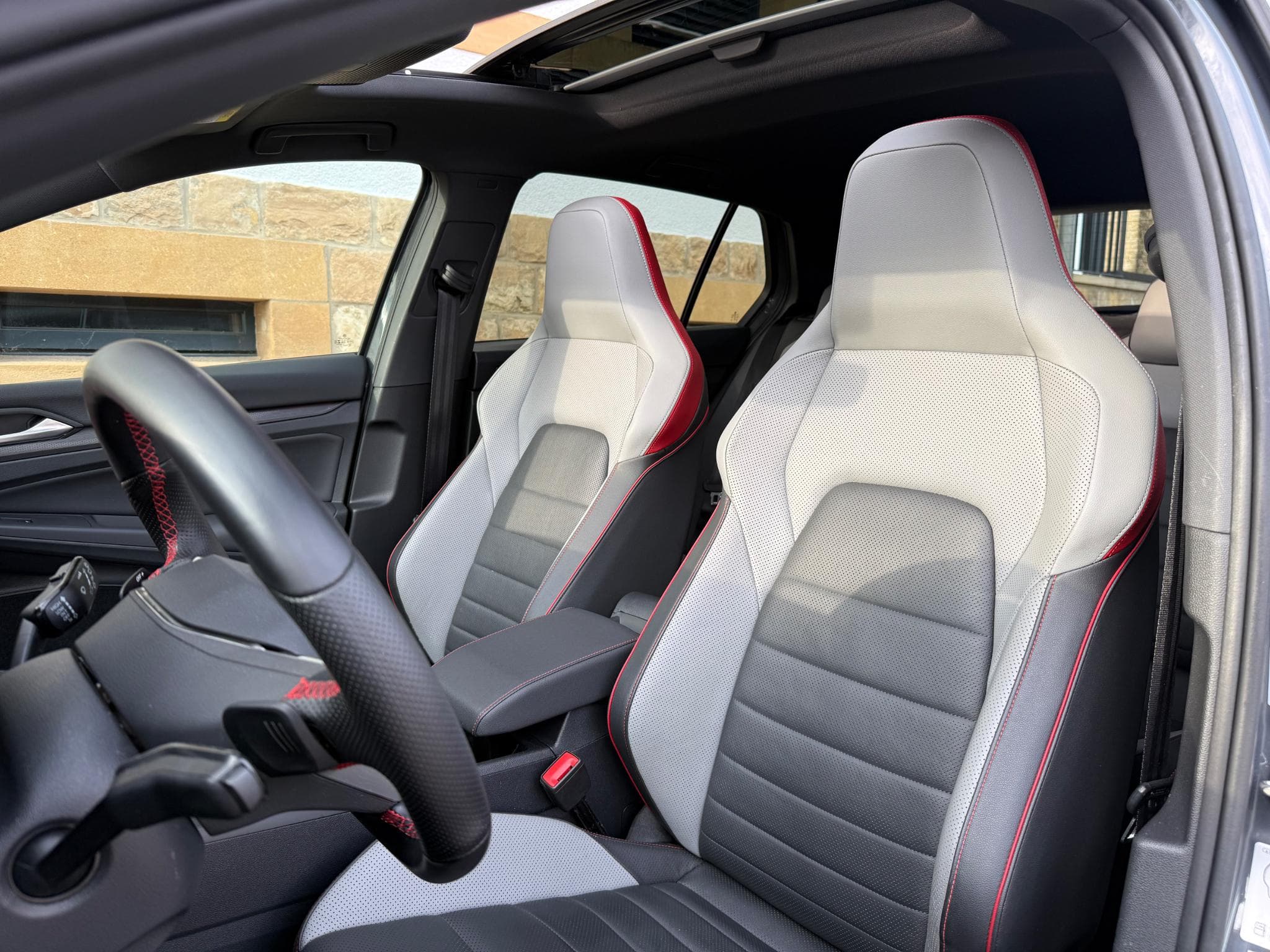 VW Golf VIII GTI Clubsport (2021) - Photo 10