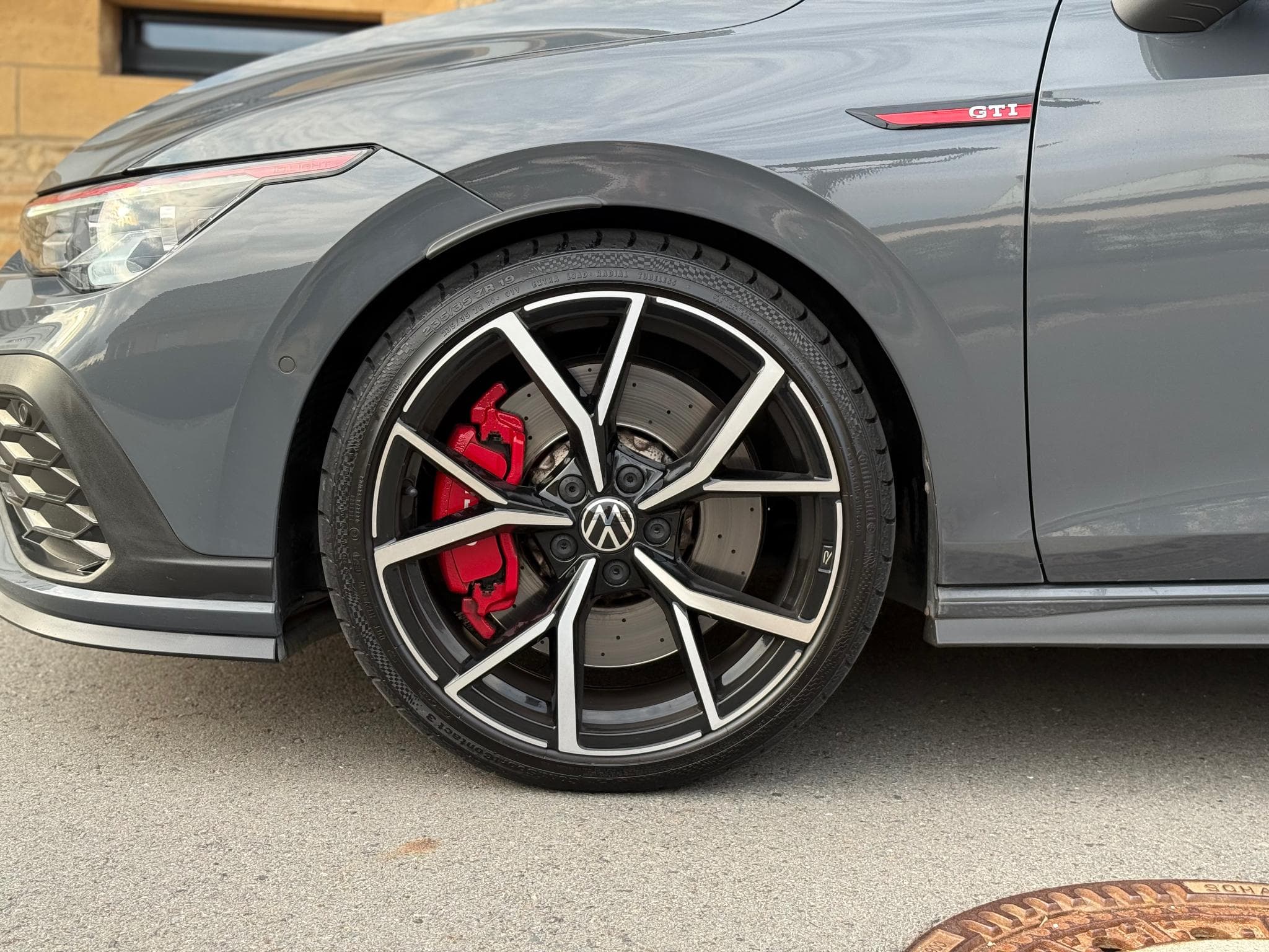 VW Golf VIII GTI Clubsport (2021) - Photo 2