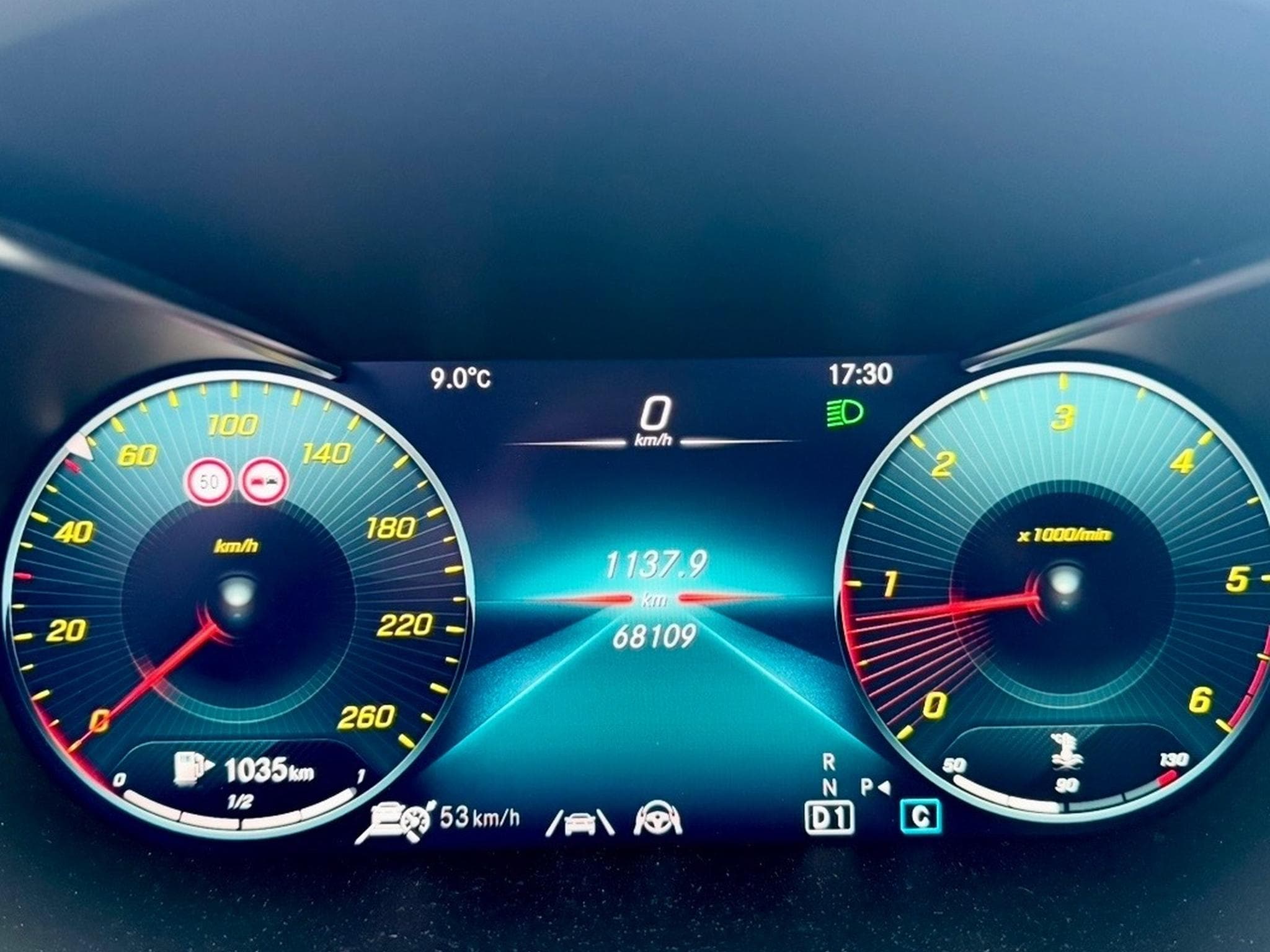 Mercedes 220 Avantgarde (2021) - Photo 1