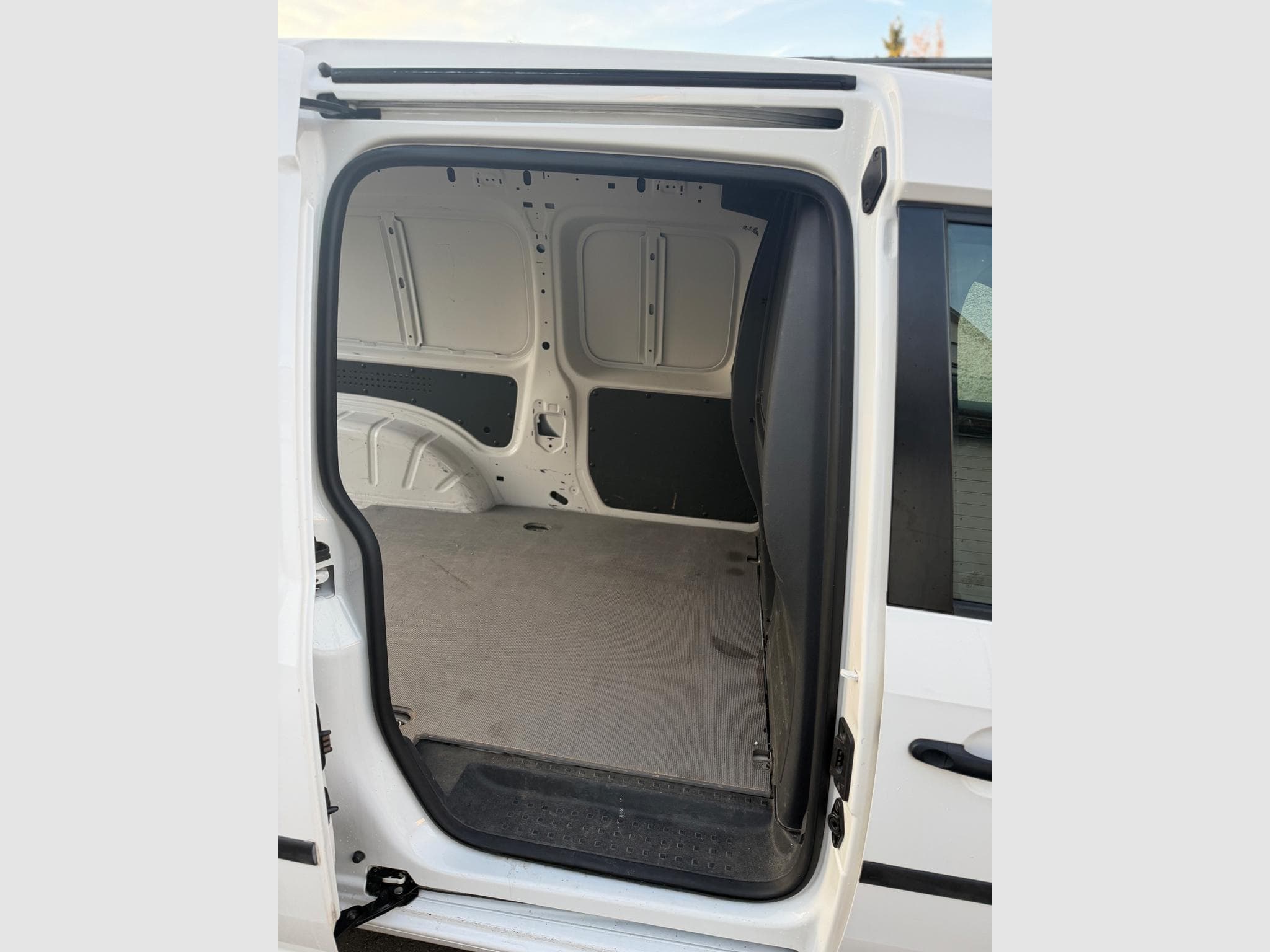 VW Caddy Caddy Maxi 2.0 TDI (2017) - Foto 9