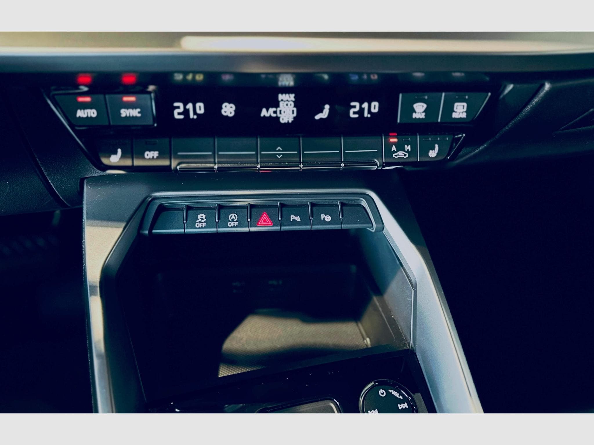 Audi A3 A3 SPORTBACK S-LINE 35 TFSI S-TRONIC (2024) - Foto 12