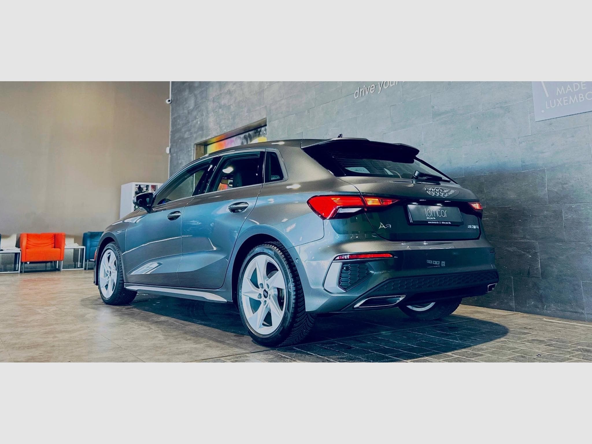 Audi A3 A3 SPORTBACK S-LINE 35 TFSI S-TRONIC (2024) - Foto 4