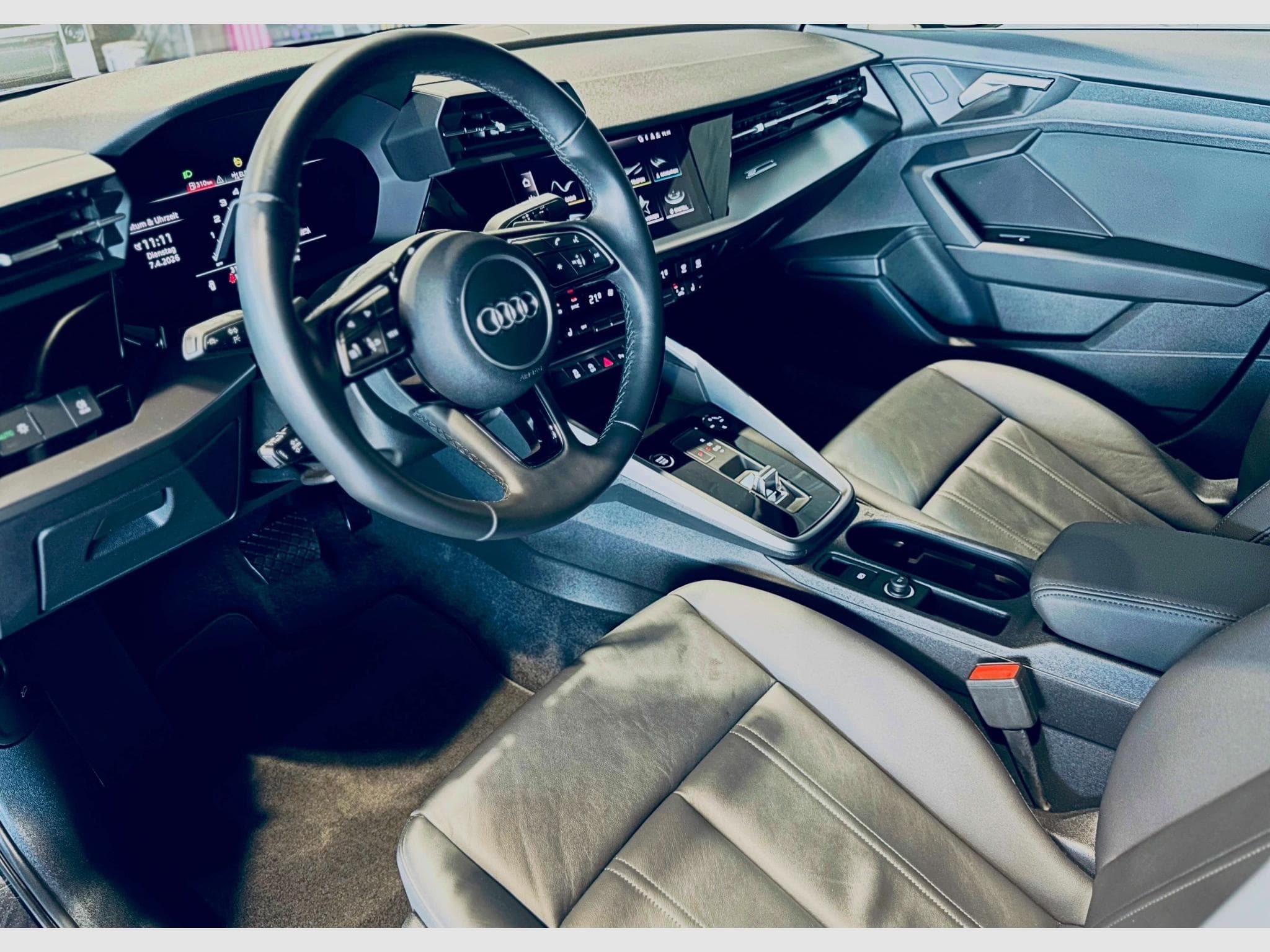 Audi A3 A3 SPORTBACK S-LINE 35 TFSI S-TRONIC (2024) - Foto 9