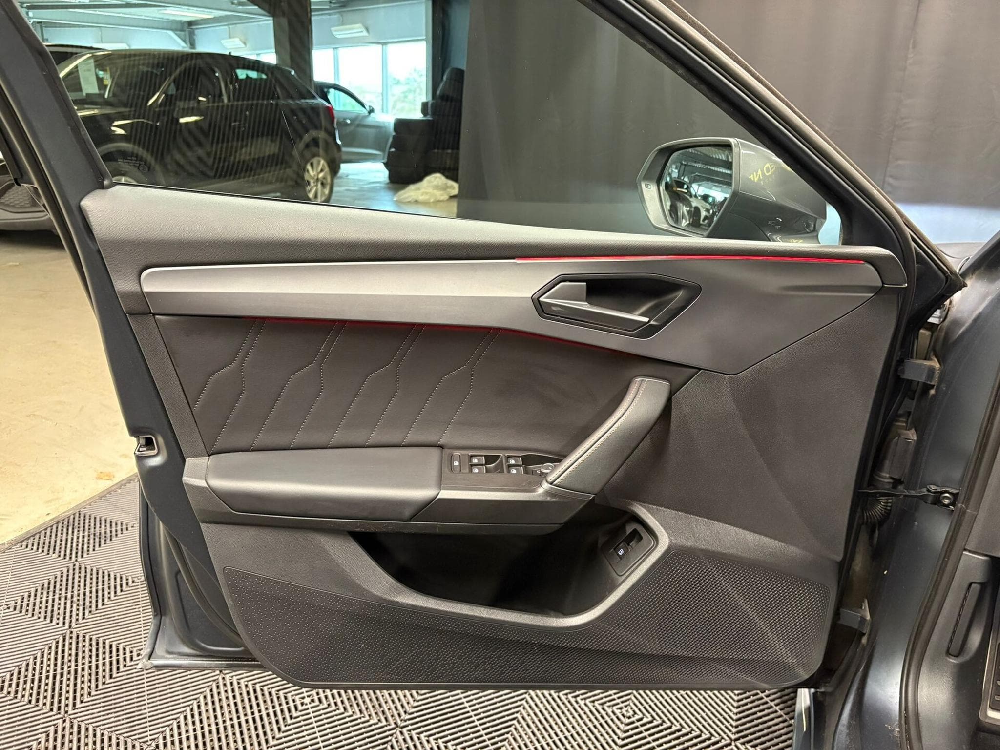 Cupra Leon 1.4 e-Hybrid 245 CH DSG CAMERA/ACC/MirrorLink (2022) - Photo 10