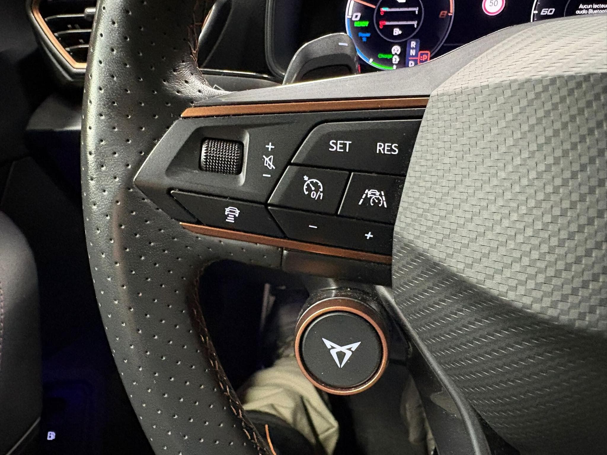 Cupra Leon 1.4 e-Hybrid 245 CH DSG CAMERA/ACC/MirrorLink (2022) - Photo 14