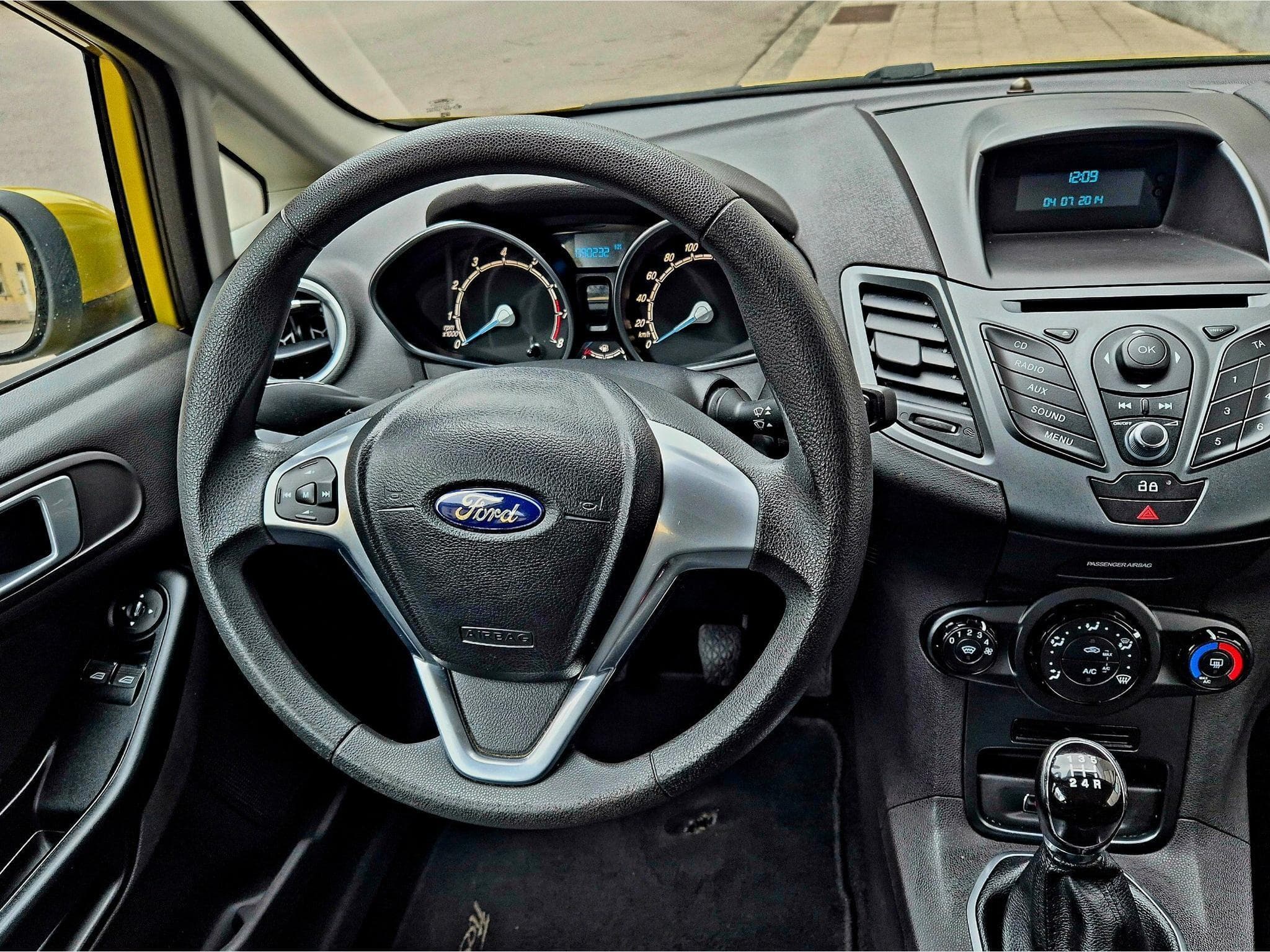 Ford Fiesta 1.0 Econetic Technology (2013) - Foto 8