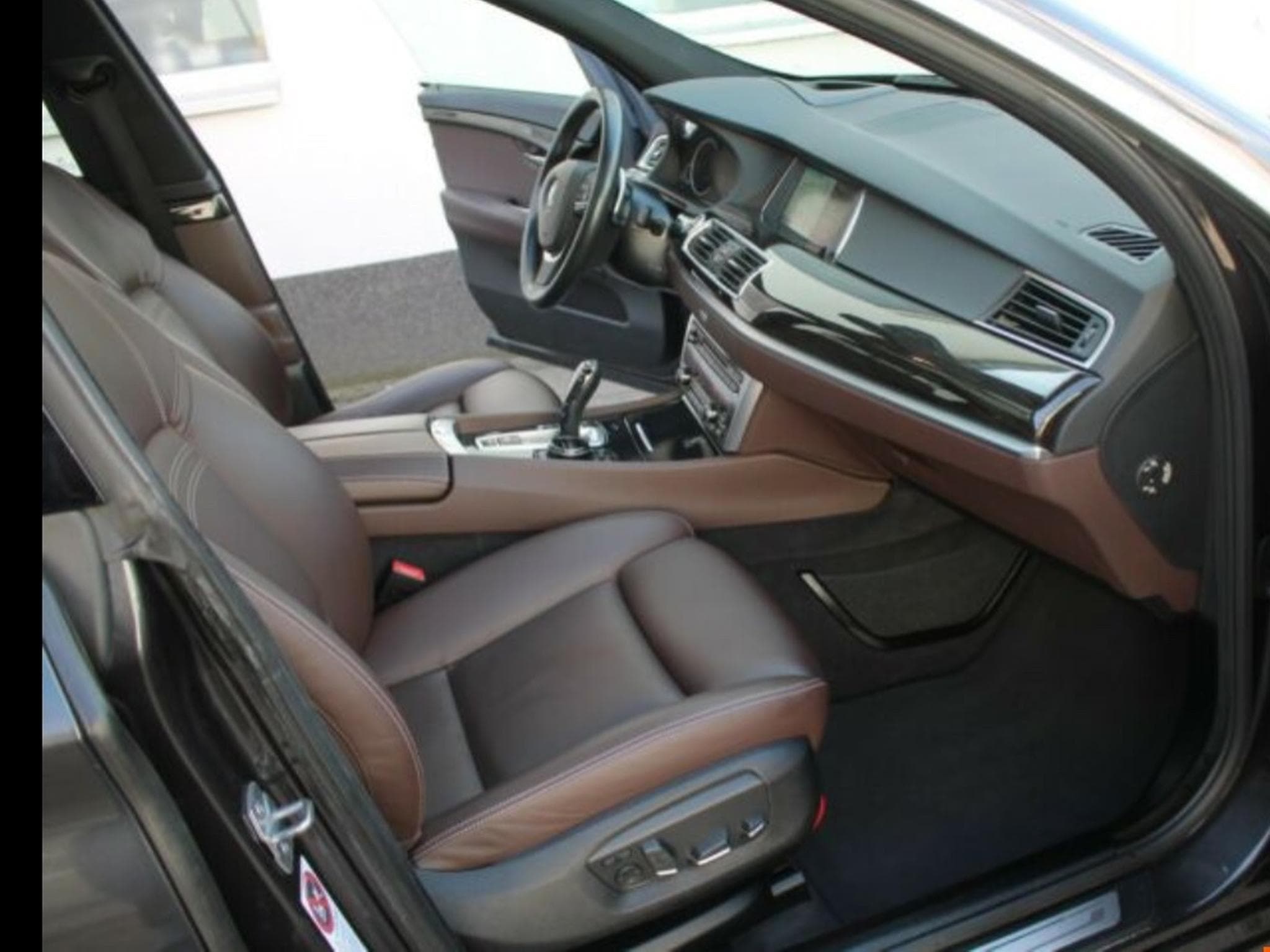 BMW 520 GT (2014) - Photo 8