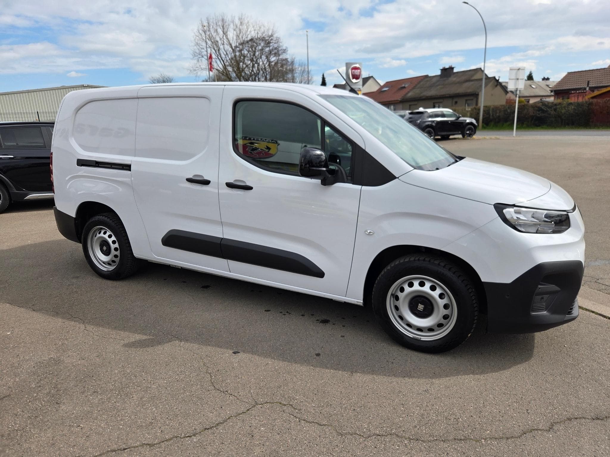 Fiat Doblo VAN L2 HEAVY 1.5 HDI 100 CV (2024) - Photo 2
