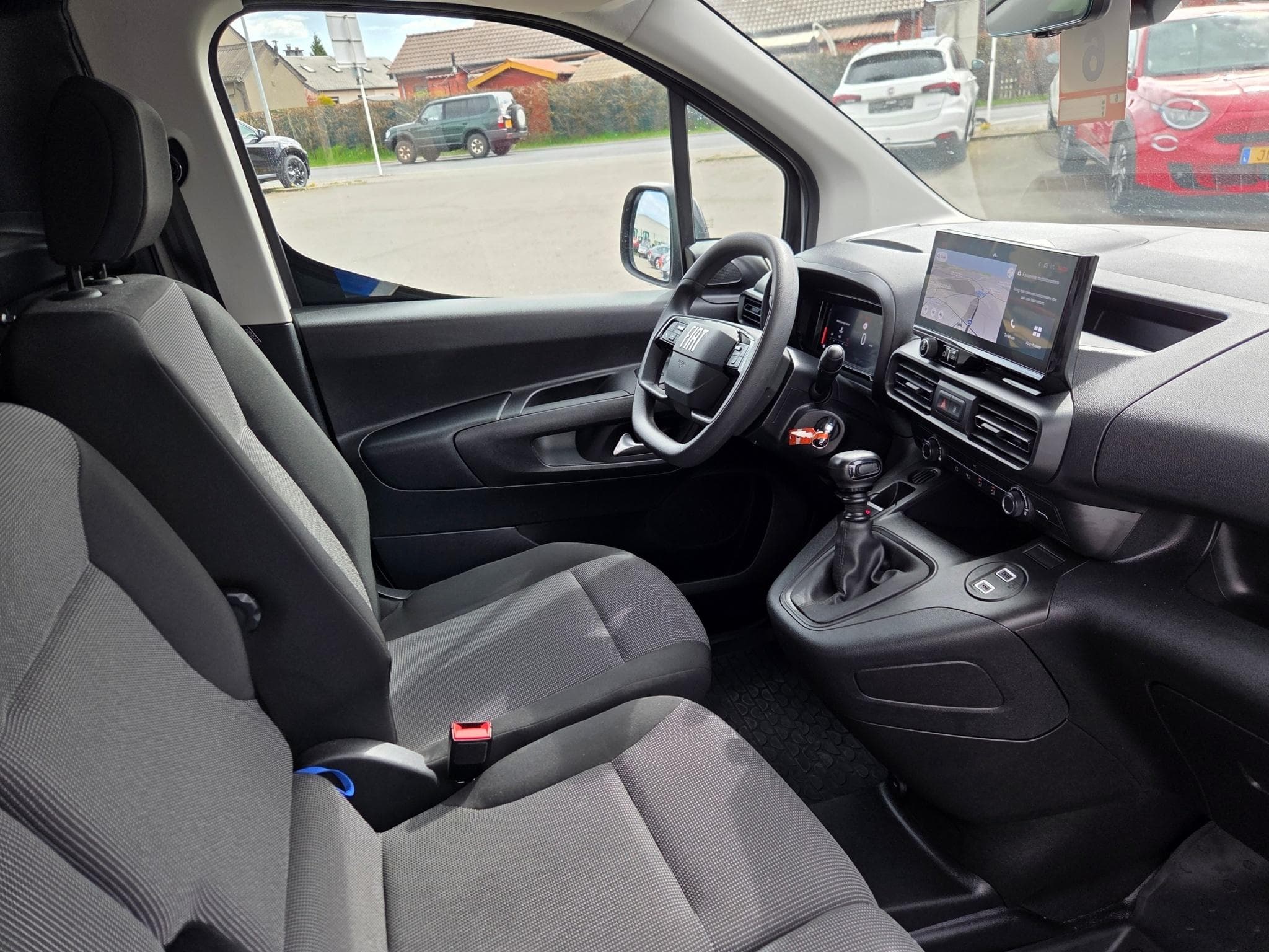 Fiat Doblo VAN L2 HEAVY 1.5 HDI 100 CV (2024) - Photo 4