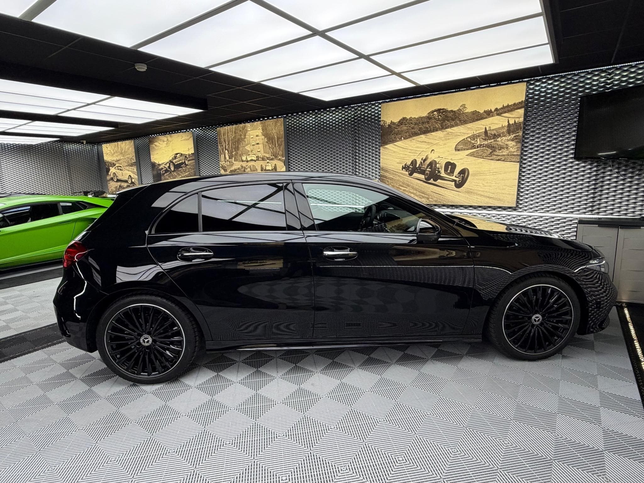 Mercedes A 200 D NEW AMG Line Pano 360 Burmester 19' Full Black (2026) - Photo 6
