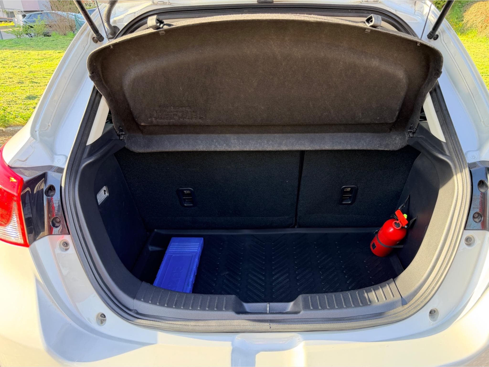 Mazda 2 Center Line (2018) - Photo 8