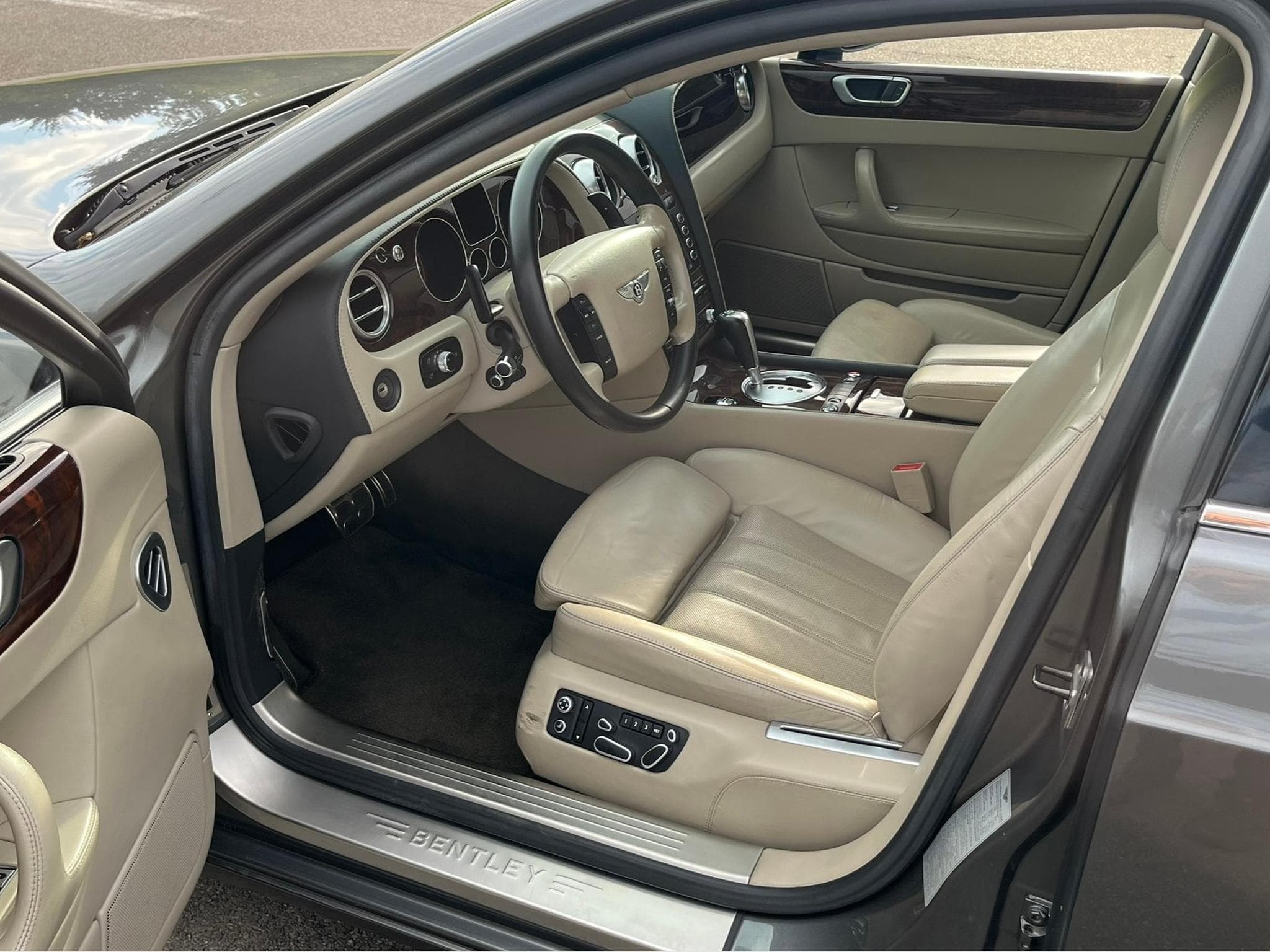 Bentley Continental GT Flying Spur (2007) - Photo 3