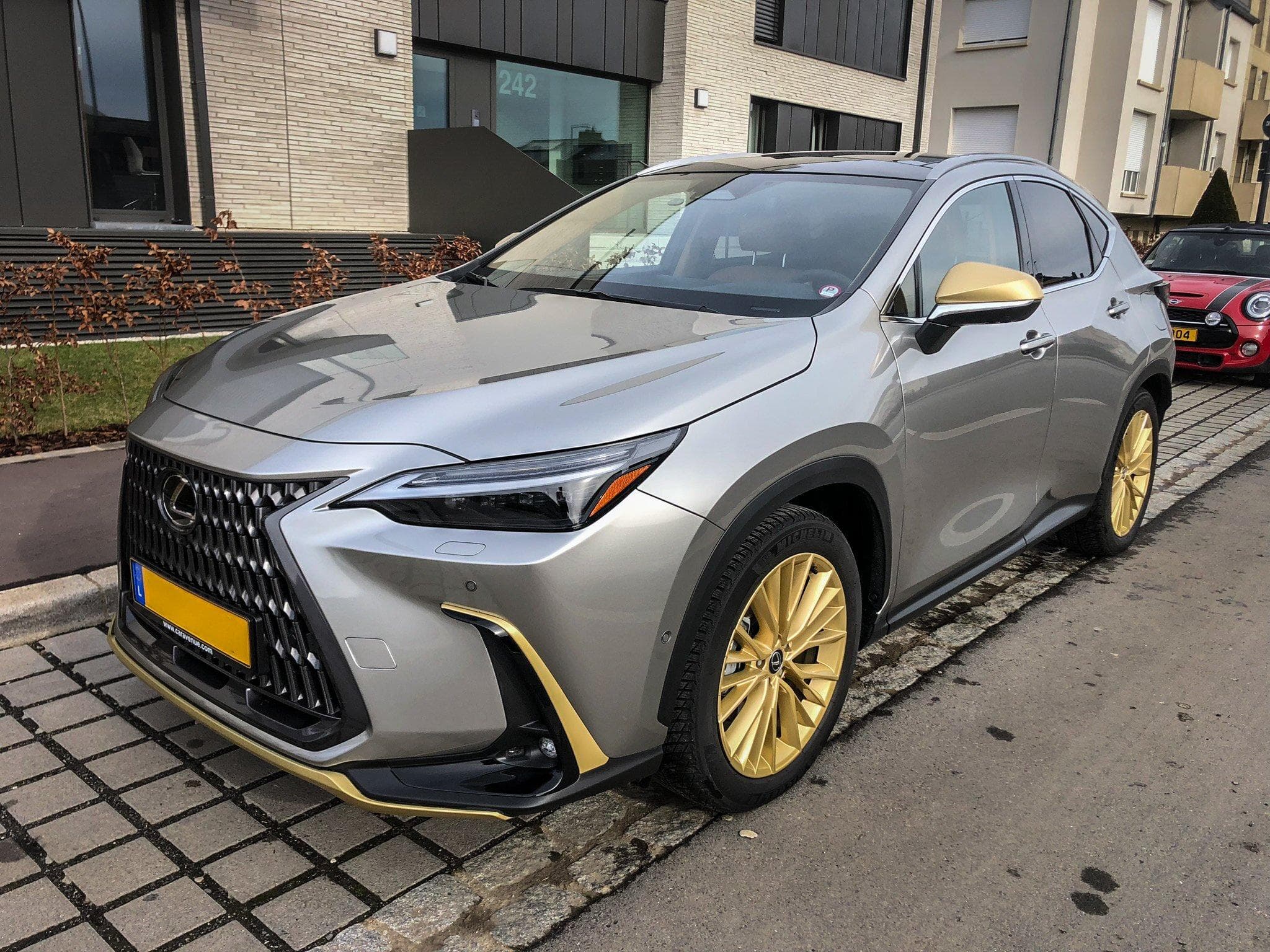 Lexus NX 450h+ Plugin, Privilège LU-BE Luxury DE (2025) - Foto 4