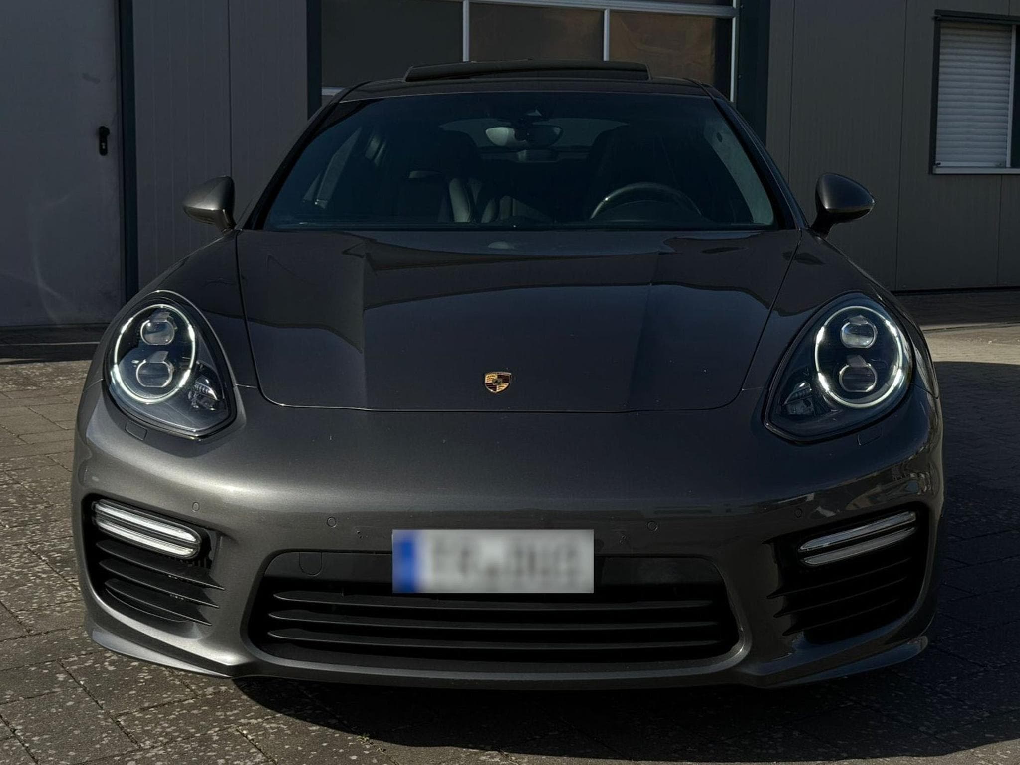 Porsche Panamera turbo S (2015) - Photo 2