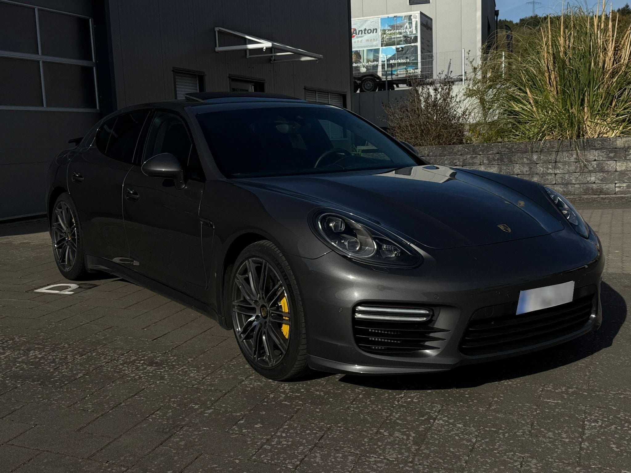 Porsche Panamera turbo S (2015) - Photo 3