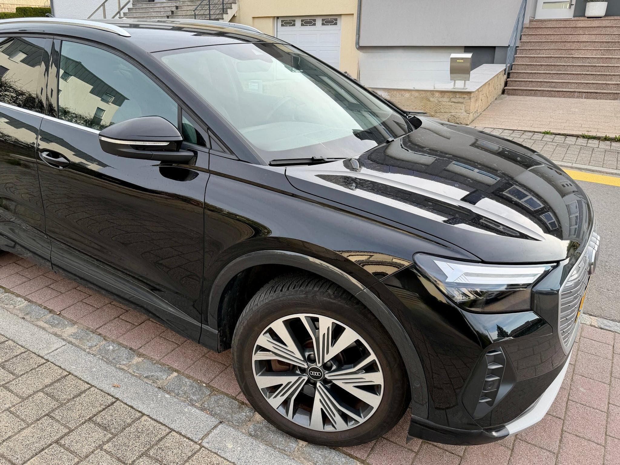 Audi Q4 e-tron 40 (2023) - Photo 1