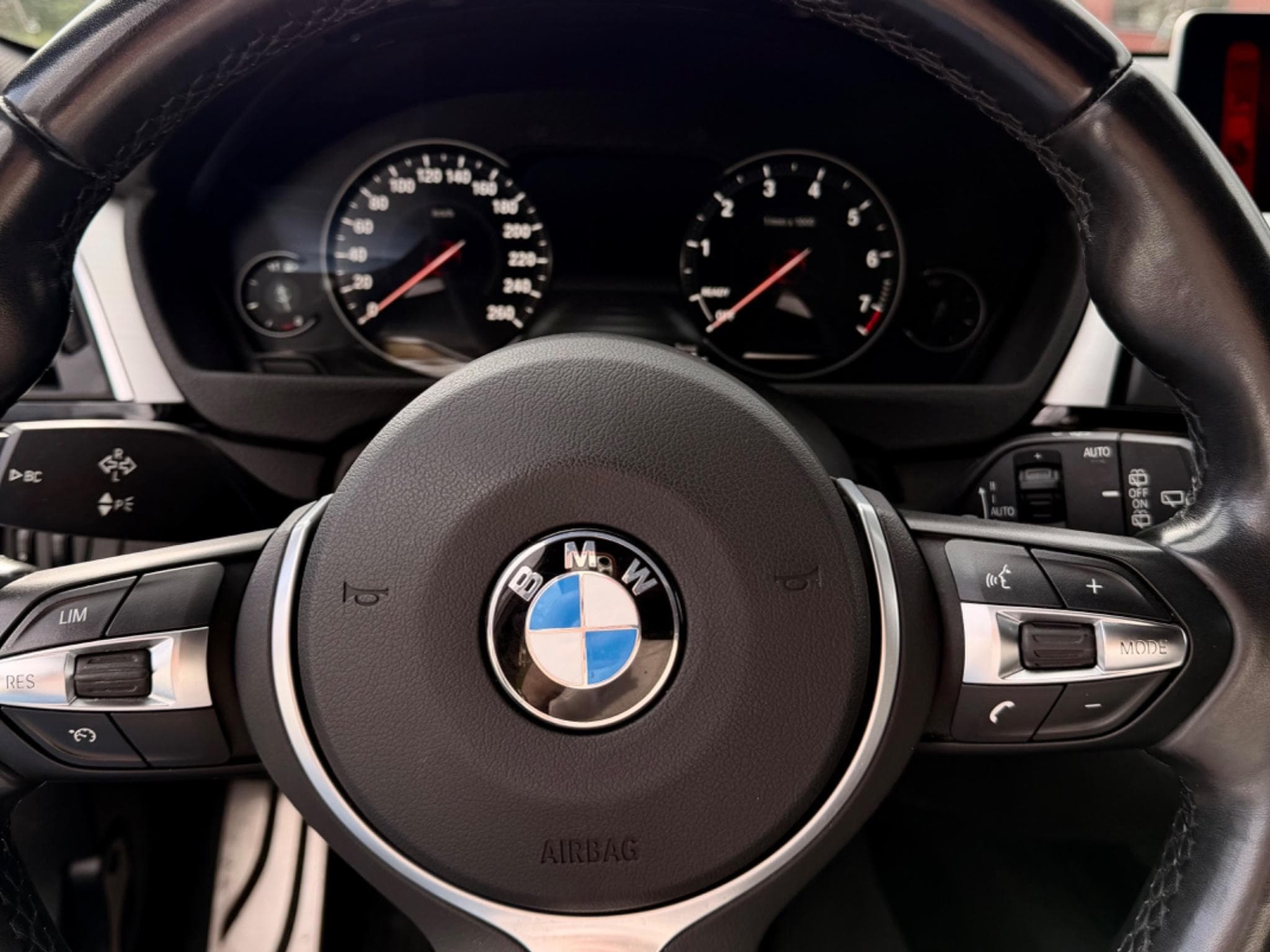 BMW 320 M Sport xDrive (2018) - Photo 10