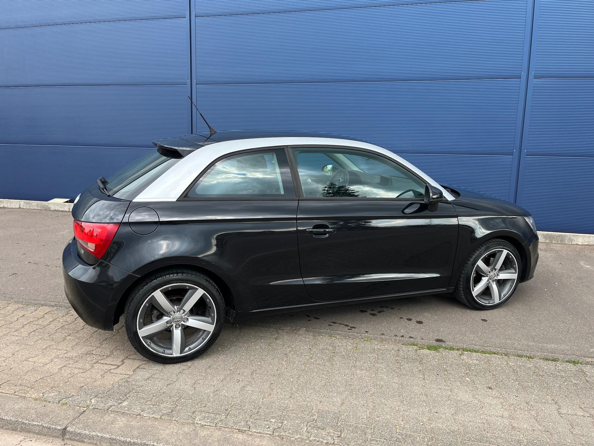 Audi A1 1.6 TDI (2011) - Foto 6
