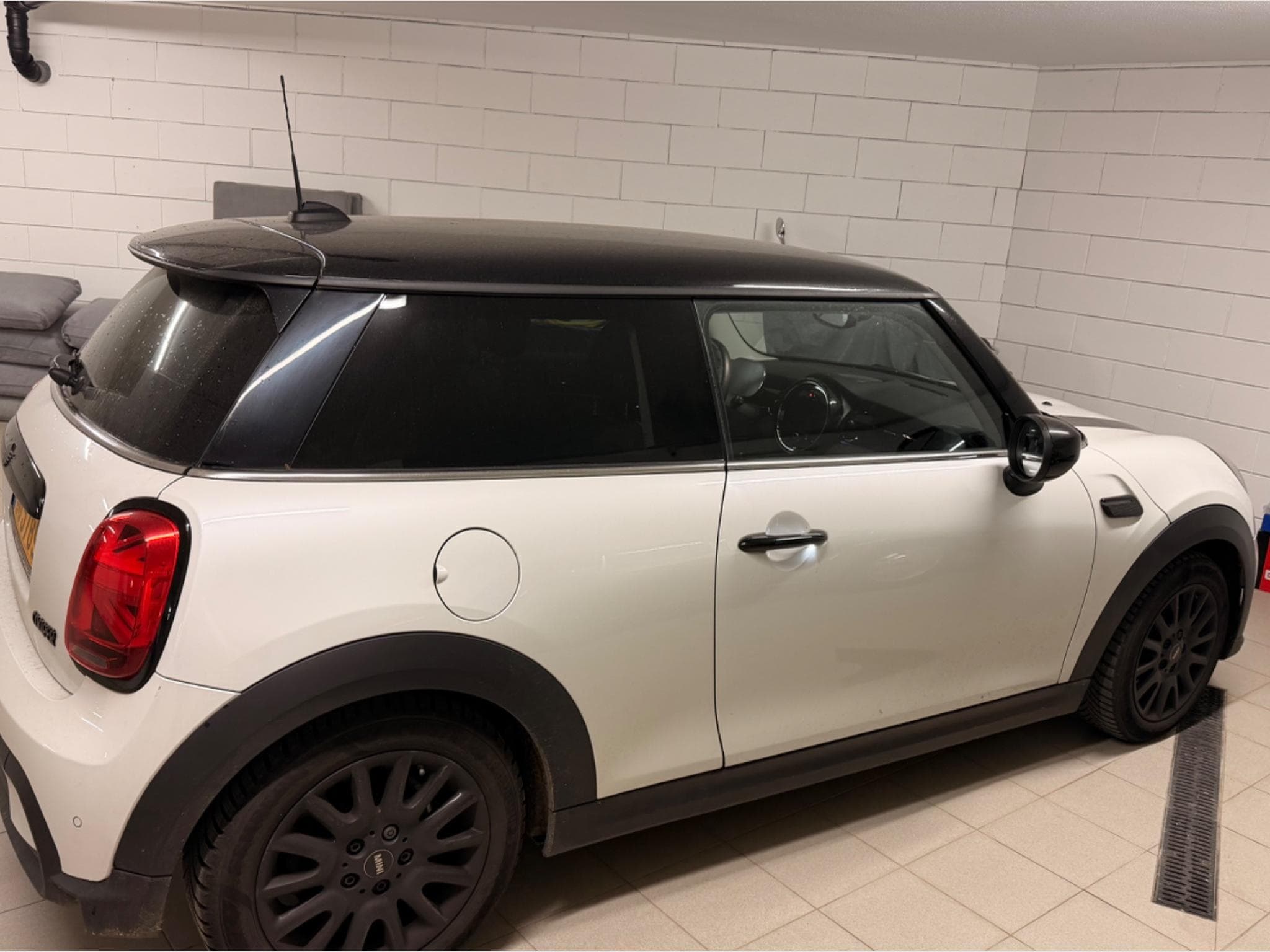 Mini Cooper (2023) - Photo 1