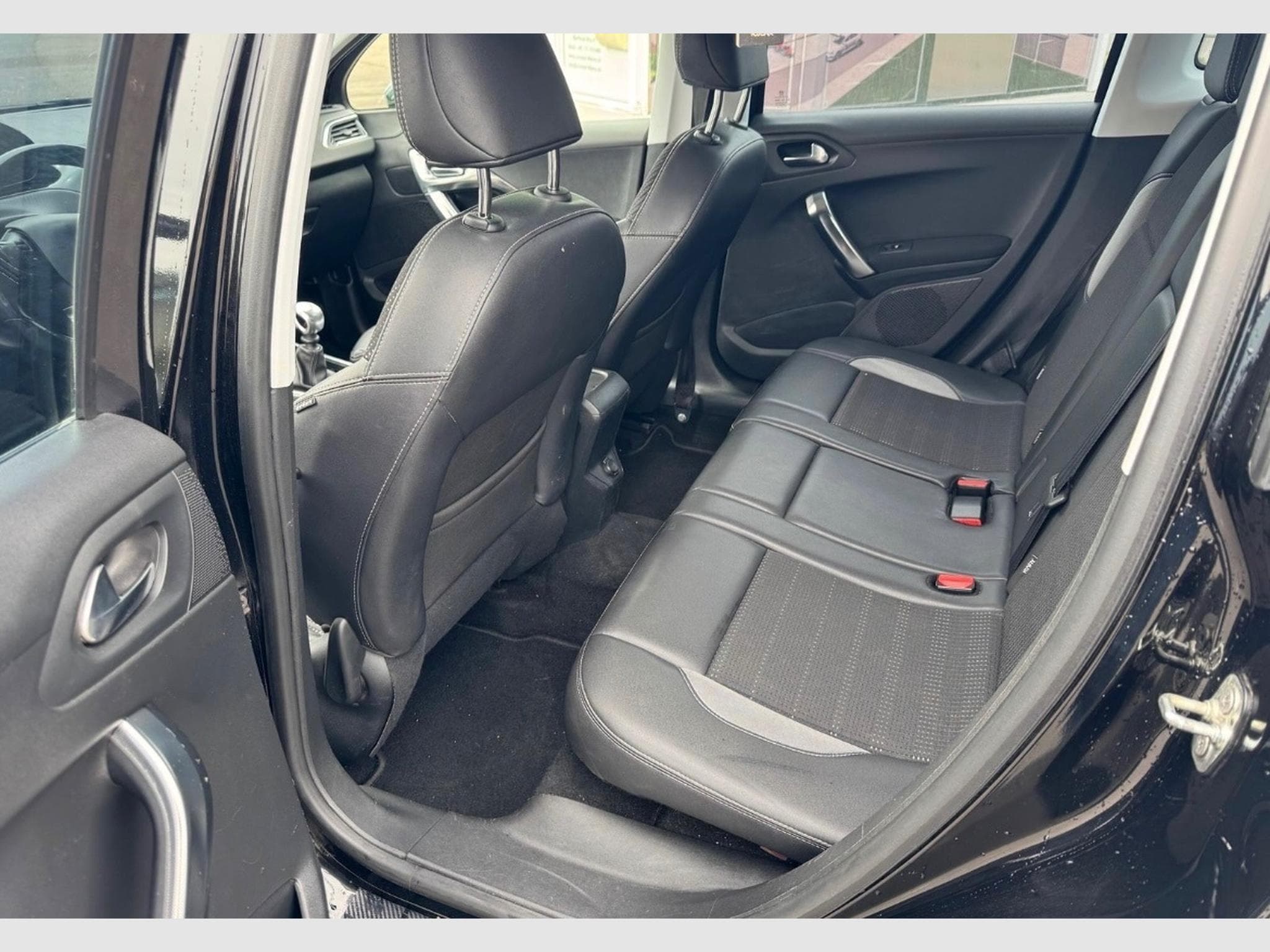 Peugeot 2008 1.6 E-HDI Allure (2014) - Photo 7
