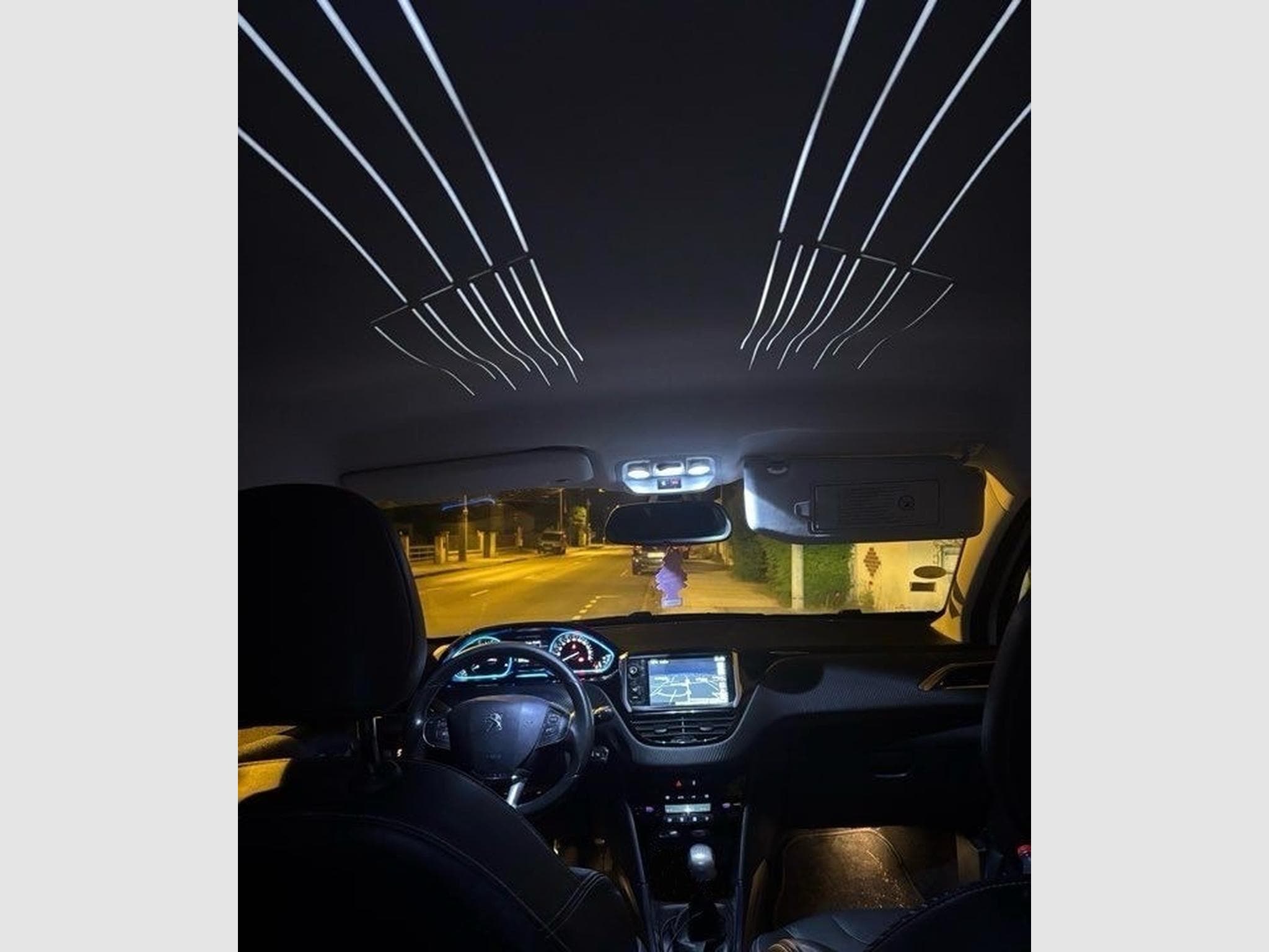 Peugeot 2008 1.6 E-HDI Allure (2014) - Photo 8