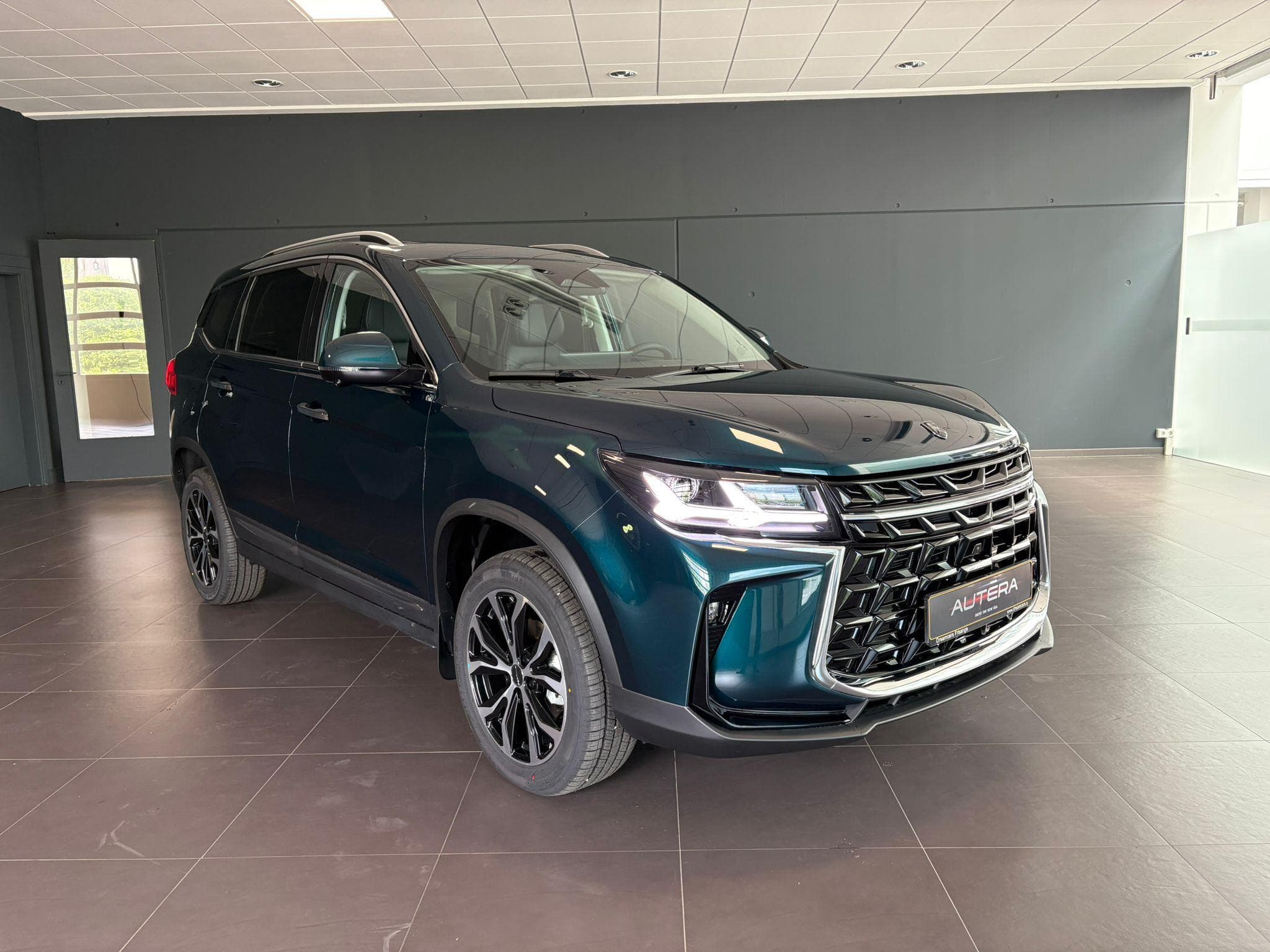 Forthing T5 1.5 TURBO AUTO (2026) - Photo 1