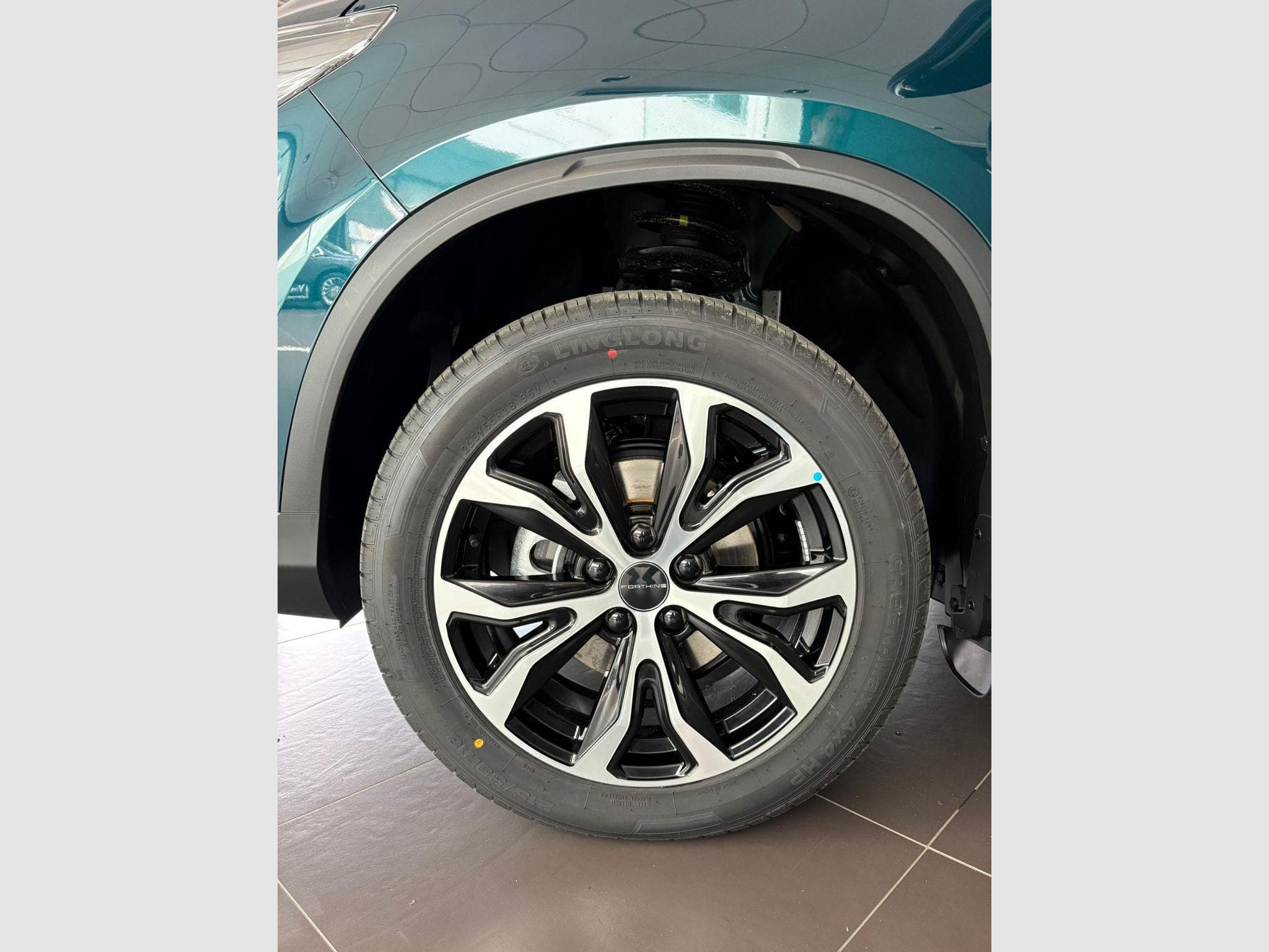 Forthing T5 1.5 TURBO AUTO (2026) - Photo 7