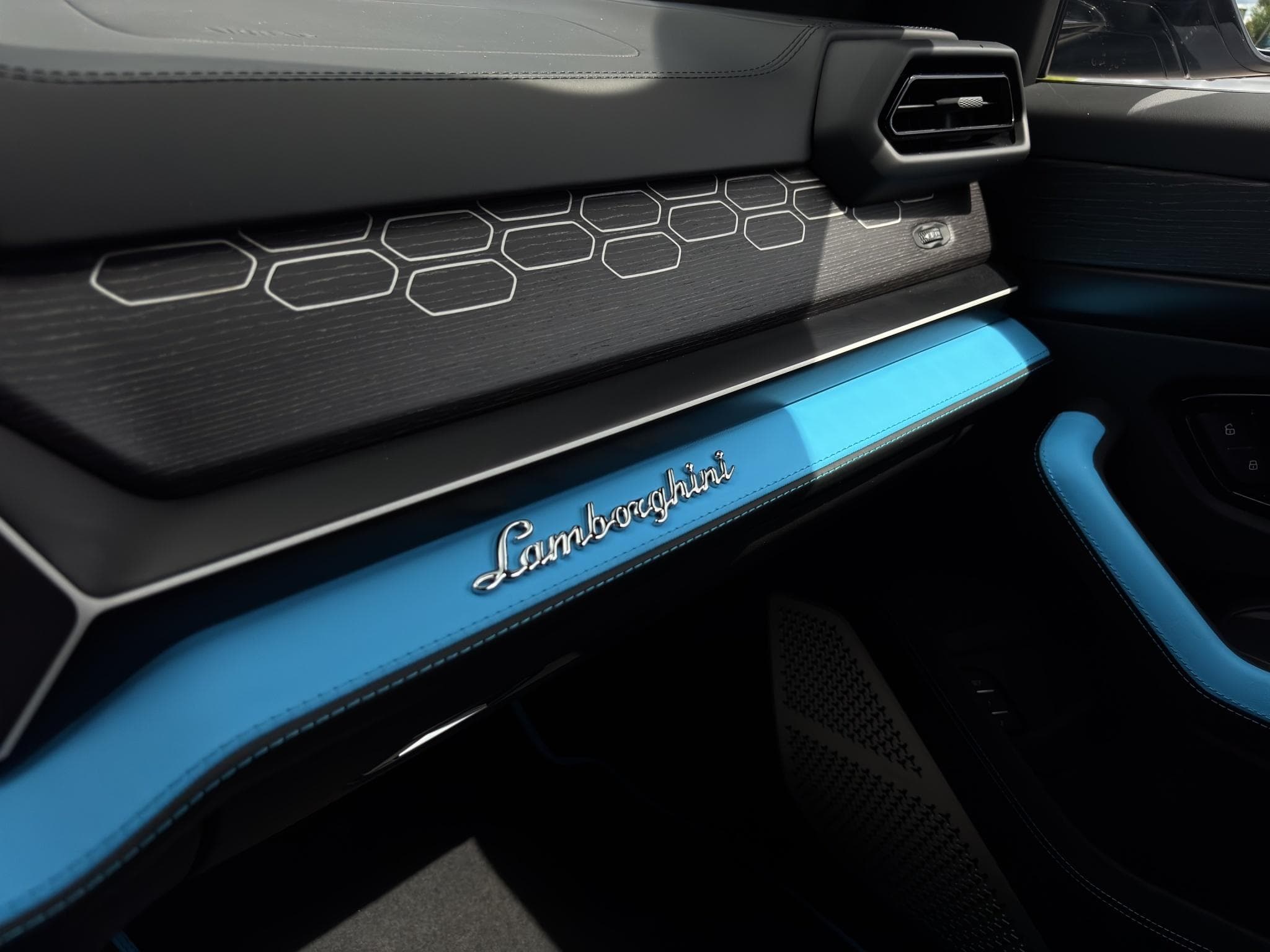 Lamborghini Urus SE (2025) - Foto 9