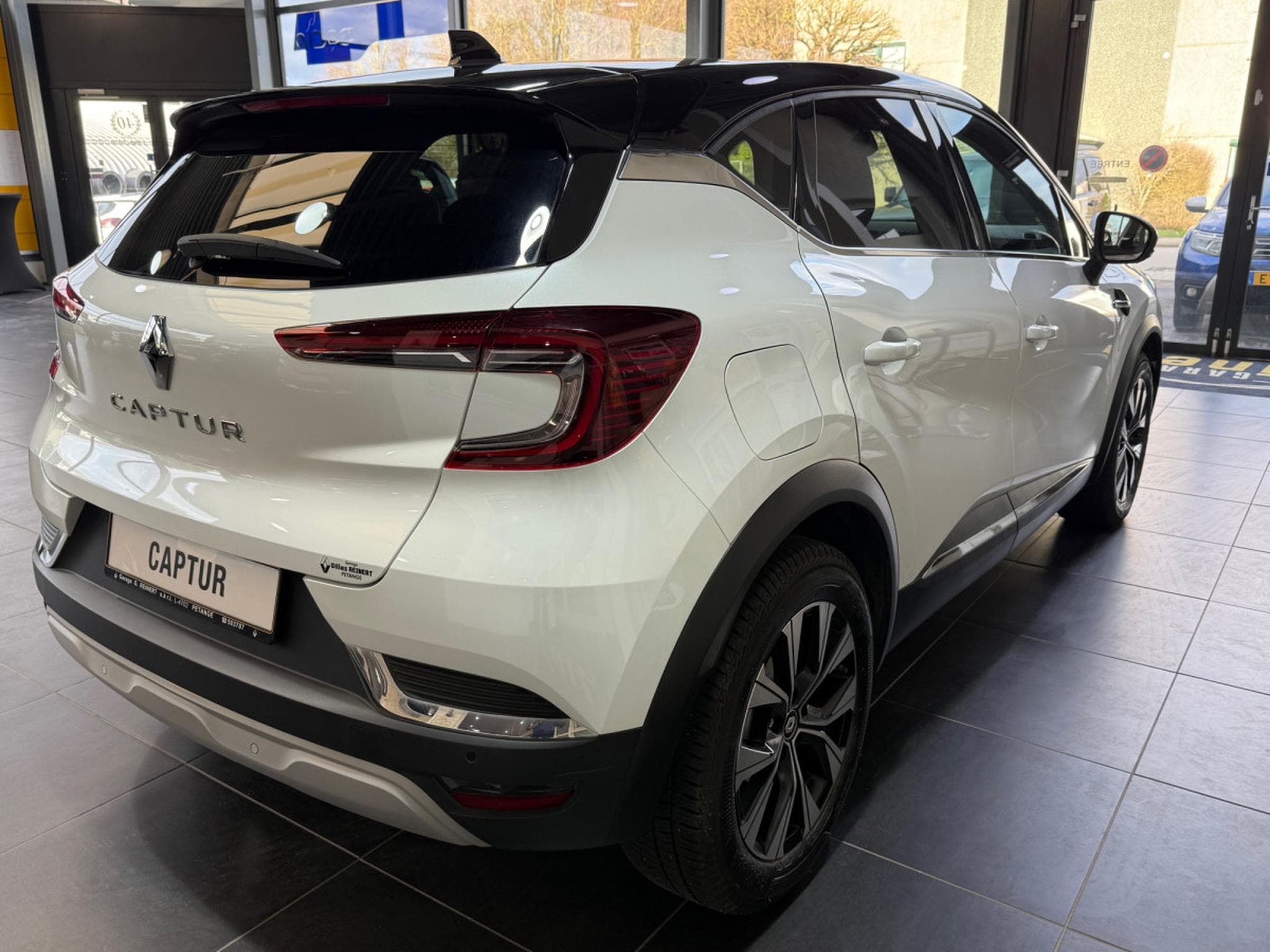 Renault Captur TECHNO MILD HYBRID 140 EDC (2023) - Photo 4