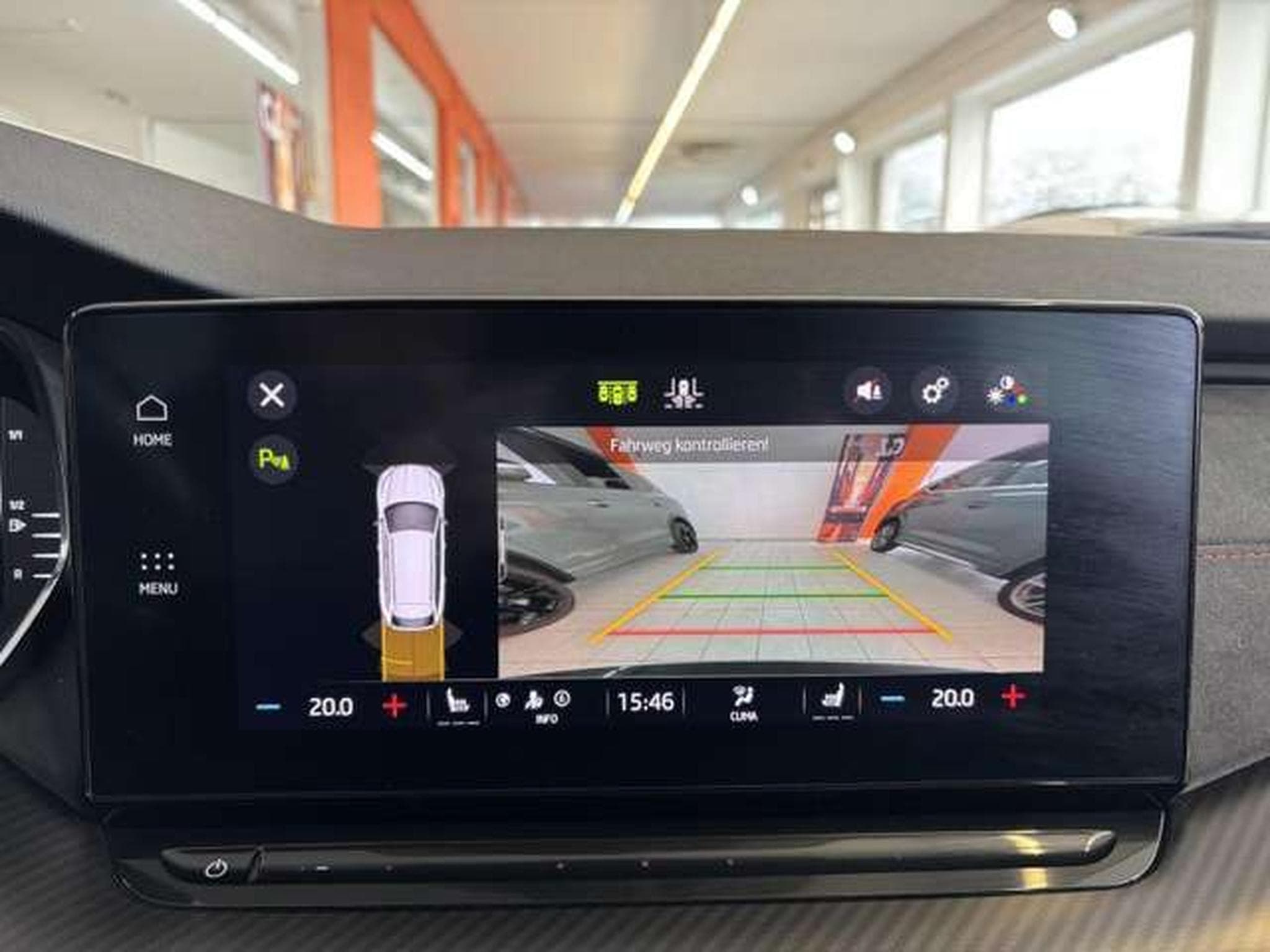 Skoda Octavia RS COMBI 245 PS (2023) - Photo 16