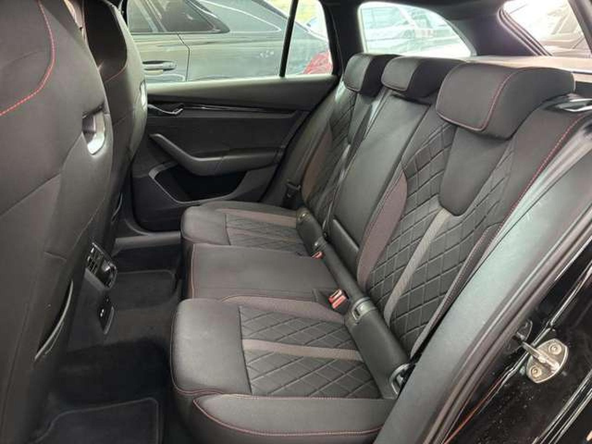 Skoda Octavia RS COMBI 245 PS (2023) - Photo 20