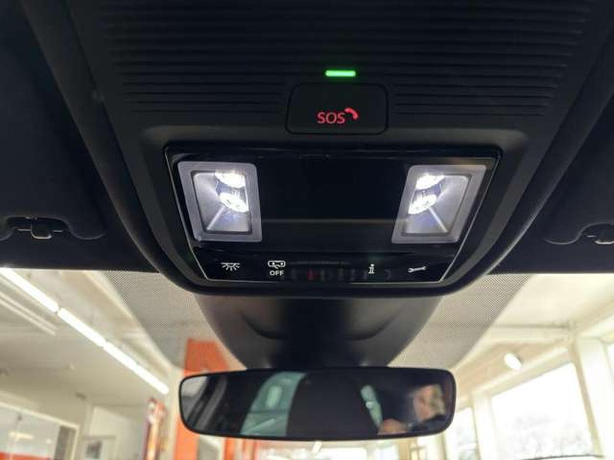 Skoda Octavia RS COMBI 245 PS (2023) - Photo 23