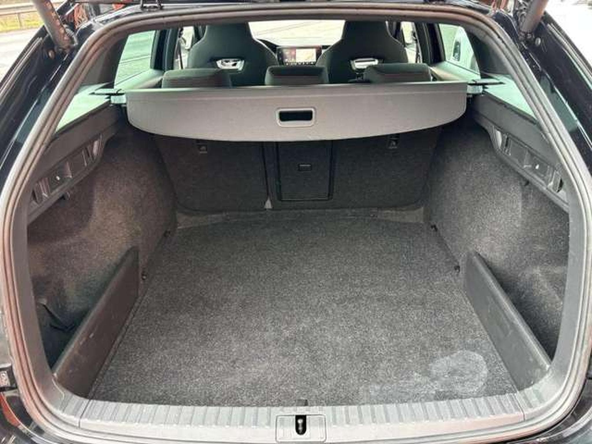 Skoda Octavia RS COMBI 245 PS (2023) - Photo 24