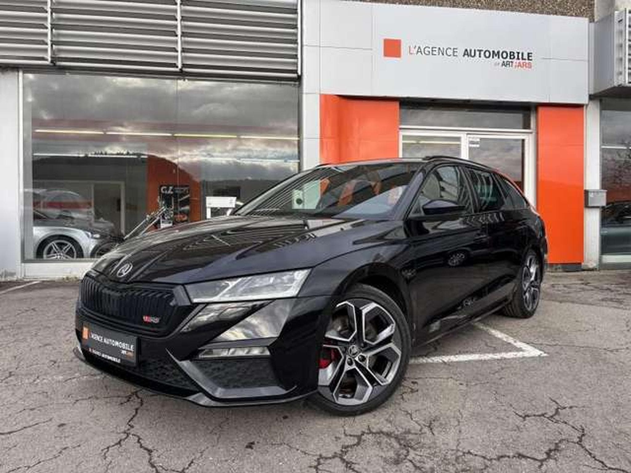 Skoda Octavia RS COMBI 245 PS (2023) - Photo 7