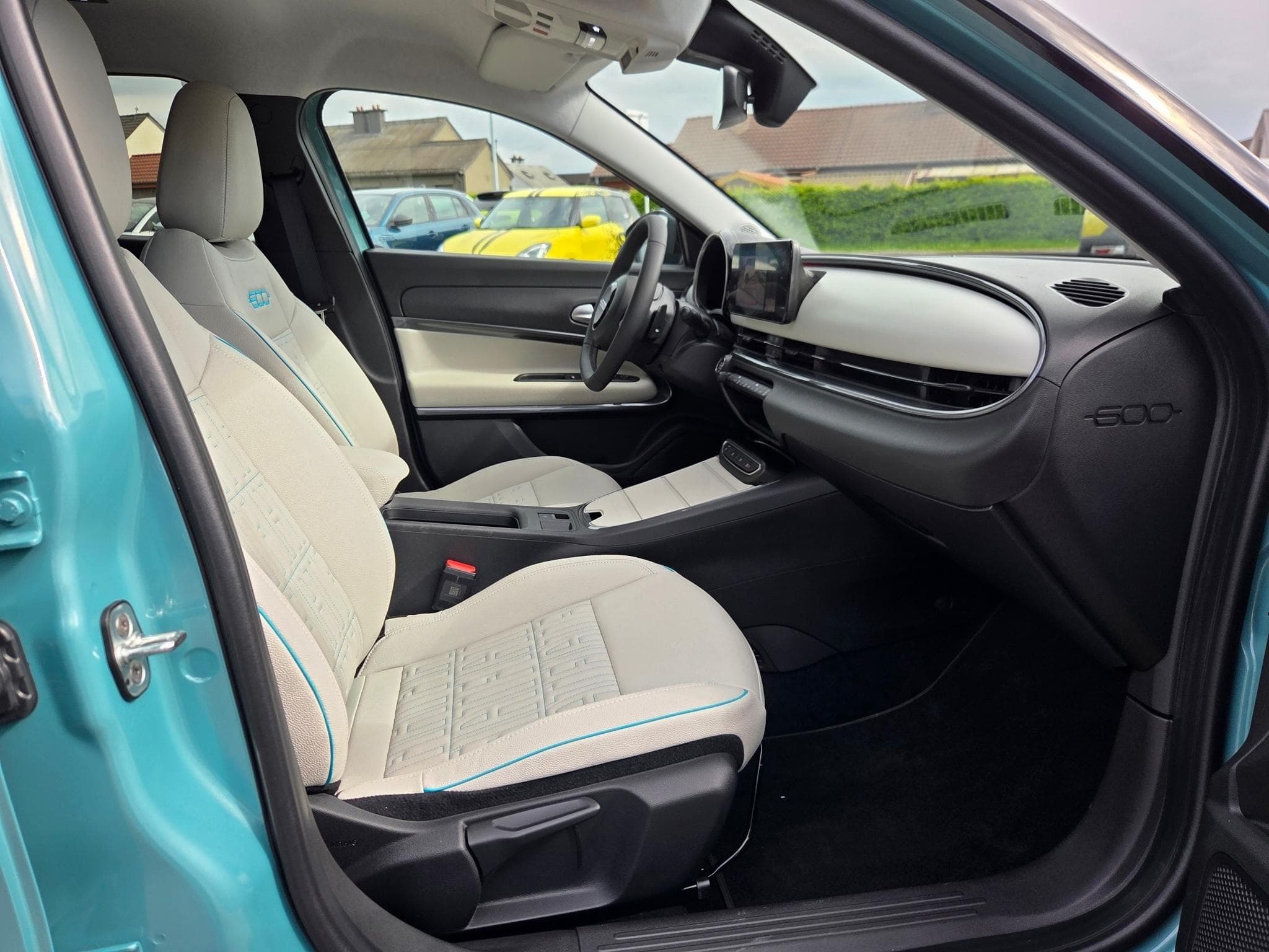 Fiat 600 LA PRIMA 136 CV (2025) - Photo 5