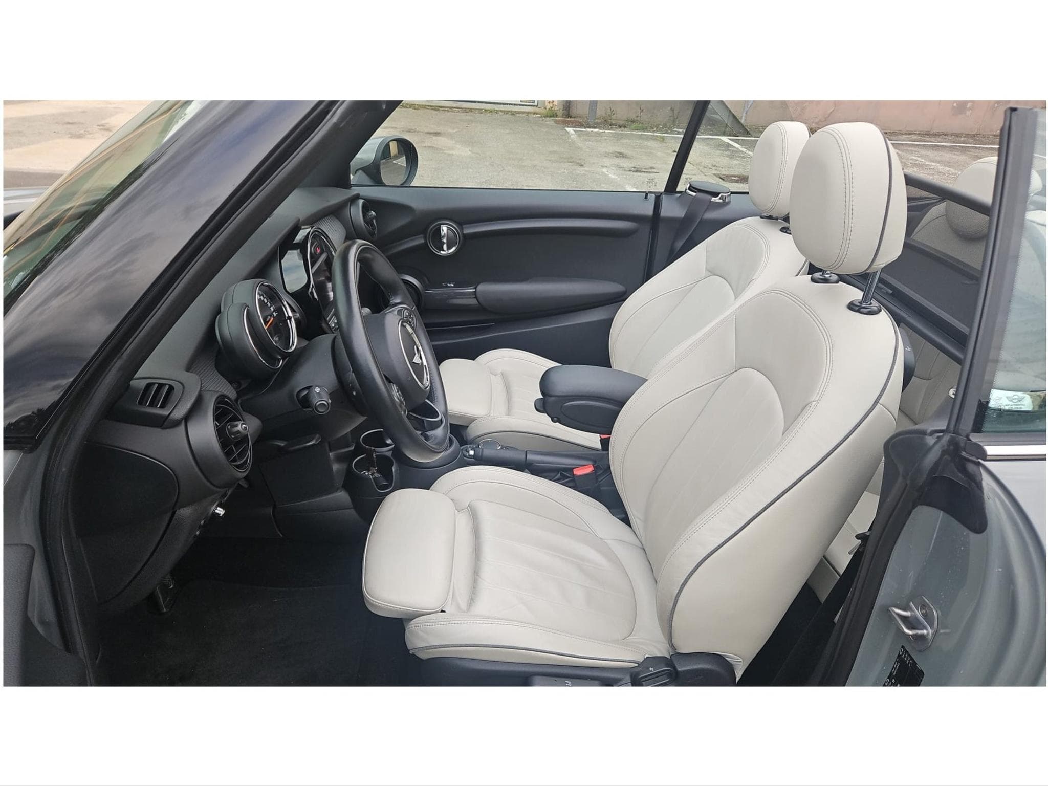 Mini Cabrio Cooper AUT / GPS / CUIR / Jantes 17; été + hiver (2017) - Foto 8