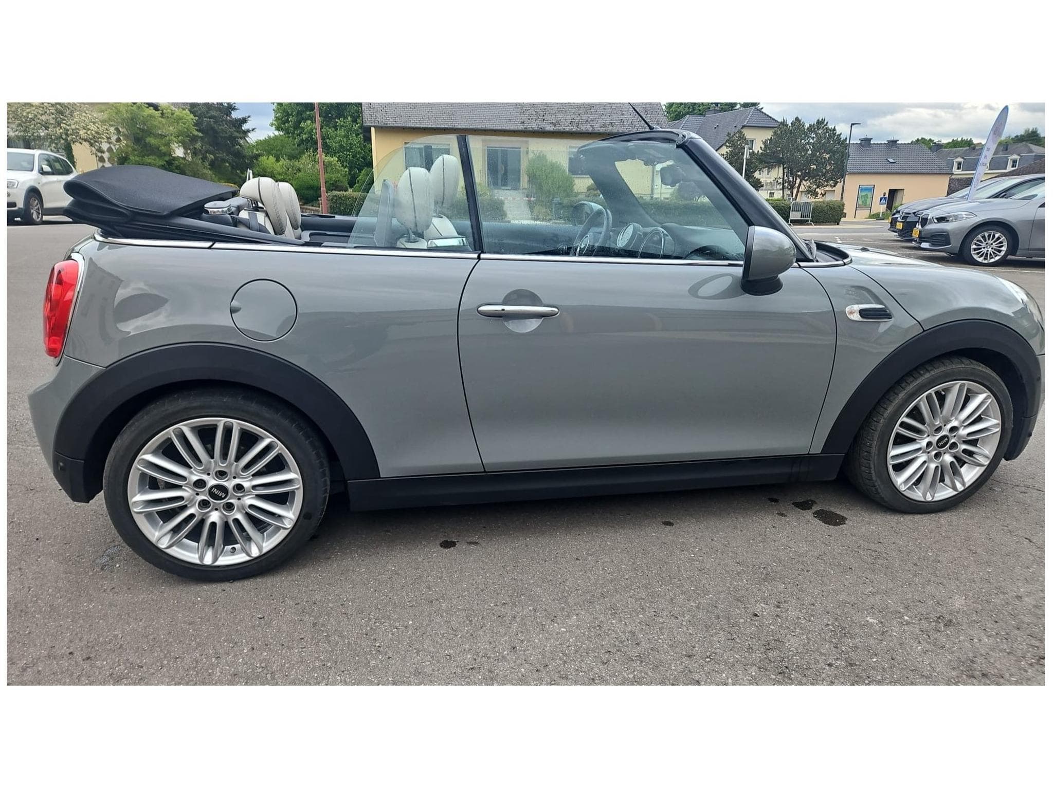 Mini Cabrio Cooper AUT / GPS / CUIR / Jantes 17; été + hiver (2017) - Foto 1