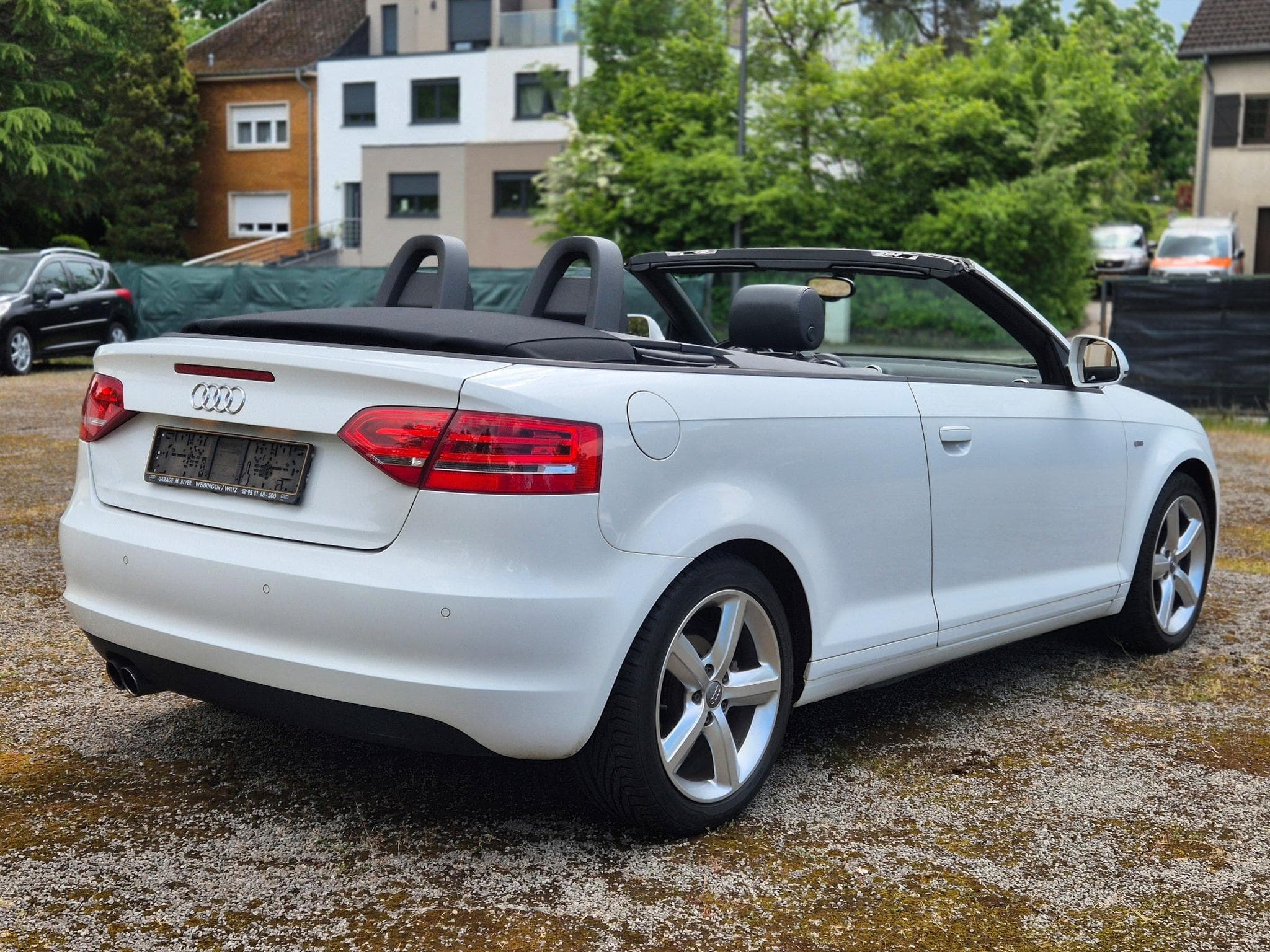 Audi A3 Cabrio 2.0 TDI 140 S-Line (2009) - Photo 2