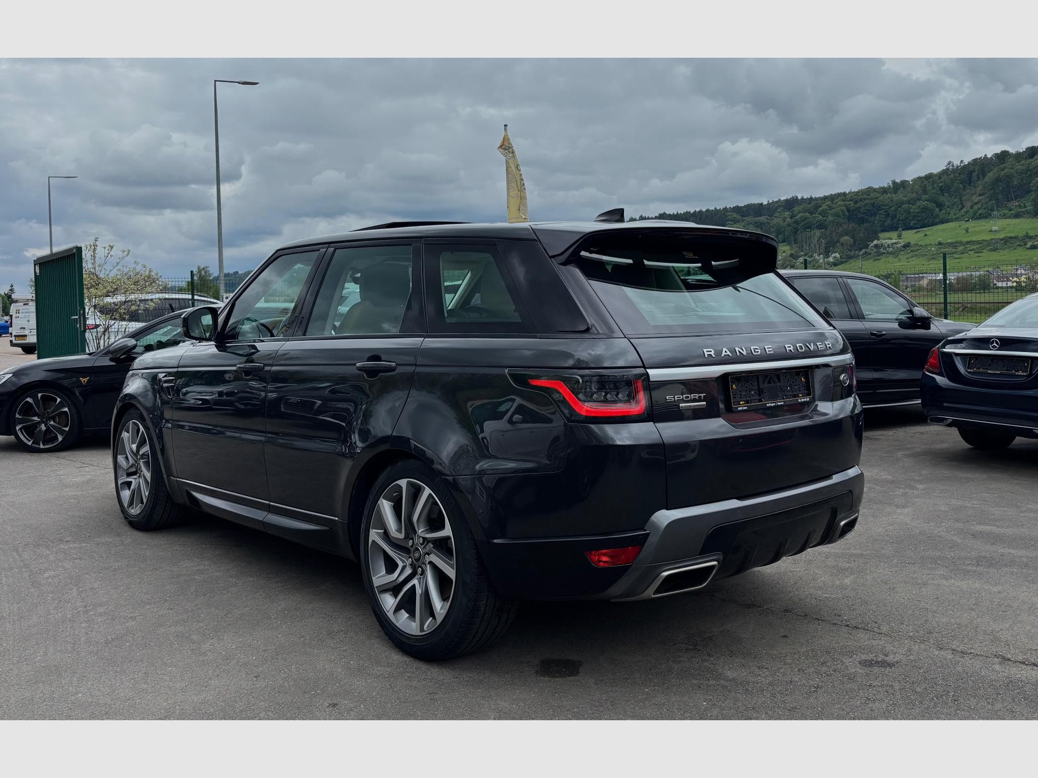 Land-Rover Range Rover Sport 3.0 V6 Kompressor HSE Dynamic (2018) - Foto 2