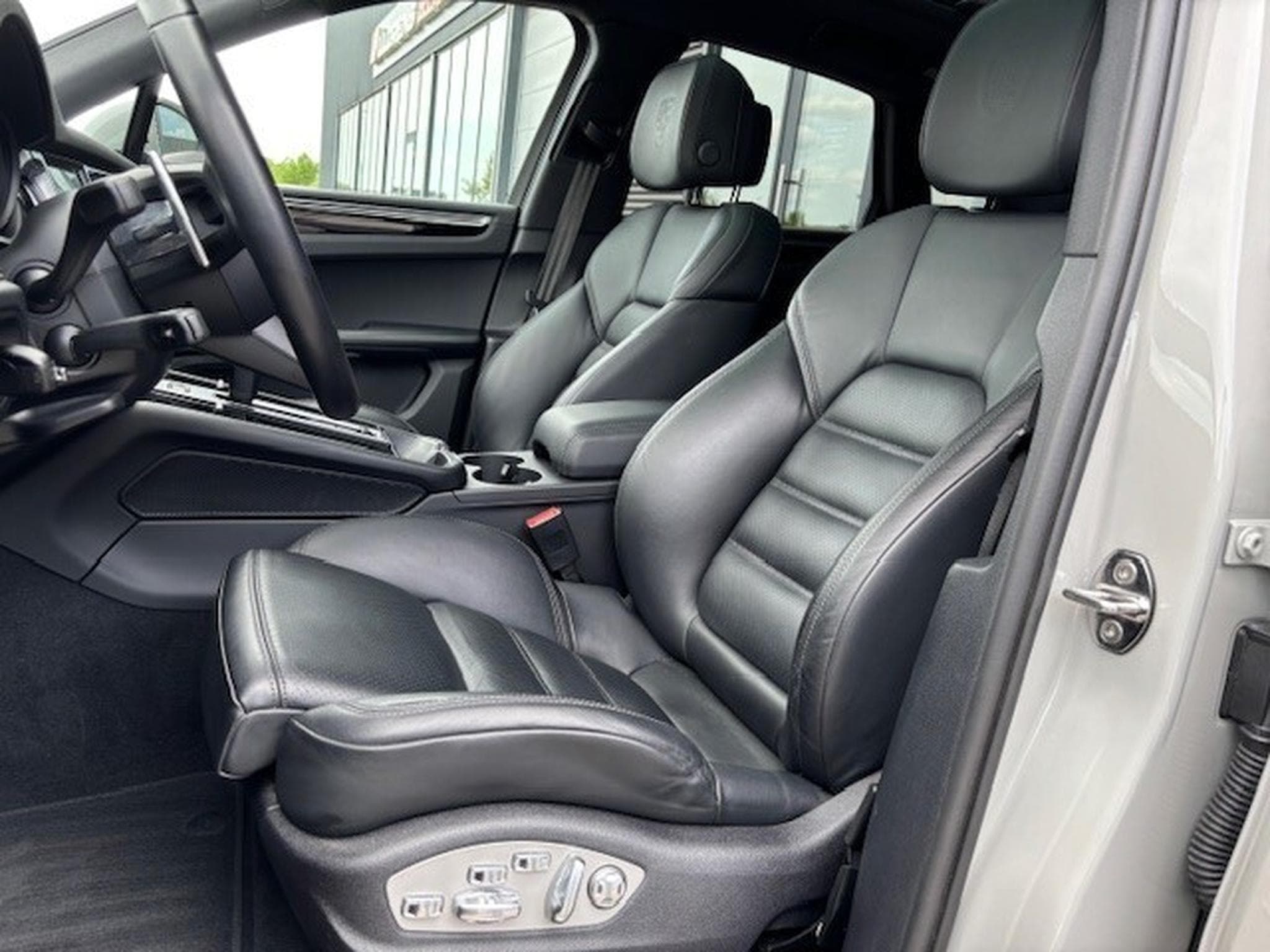 Porsche Macan Macan S (2023) - Photo 6