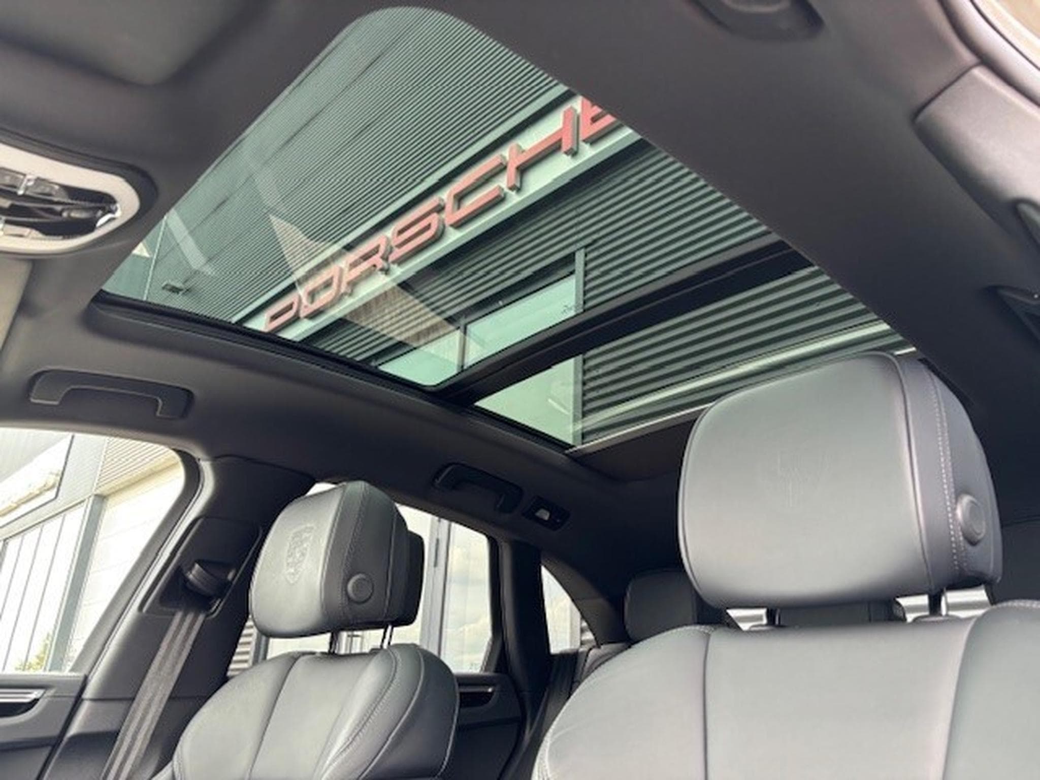 Porsche Macan Macan S (2023) - Photo 12