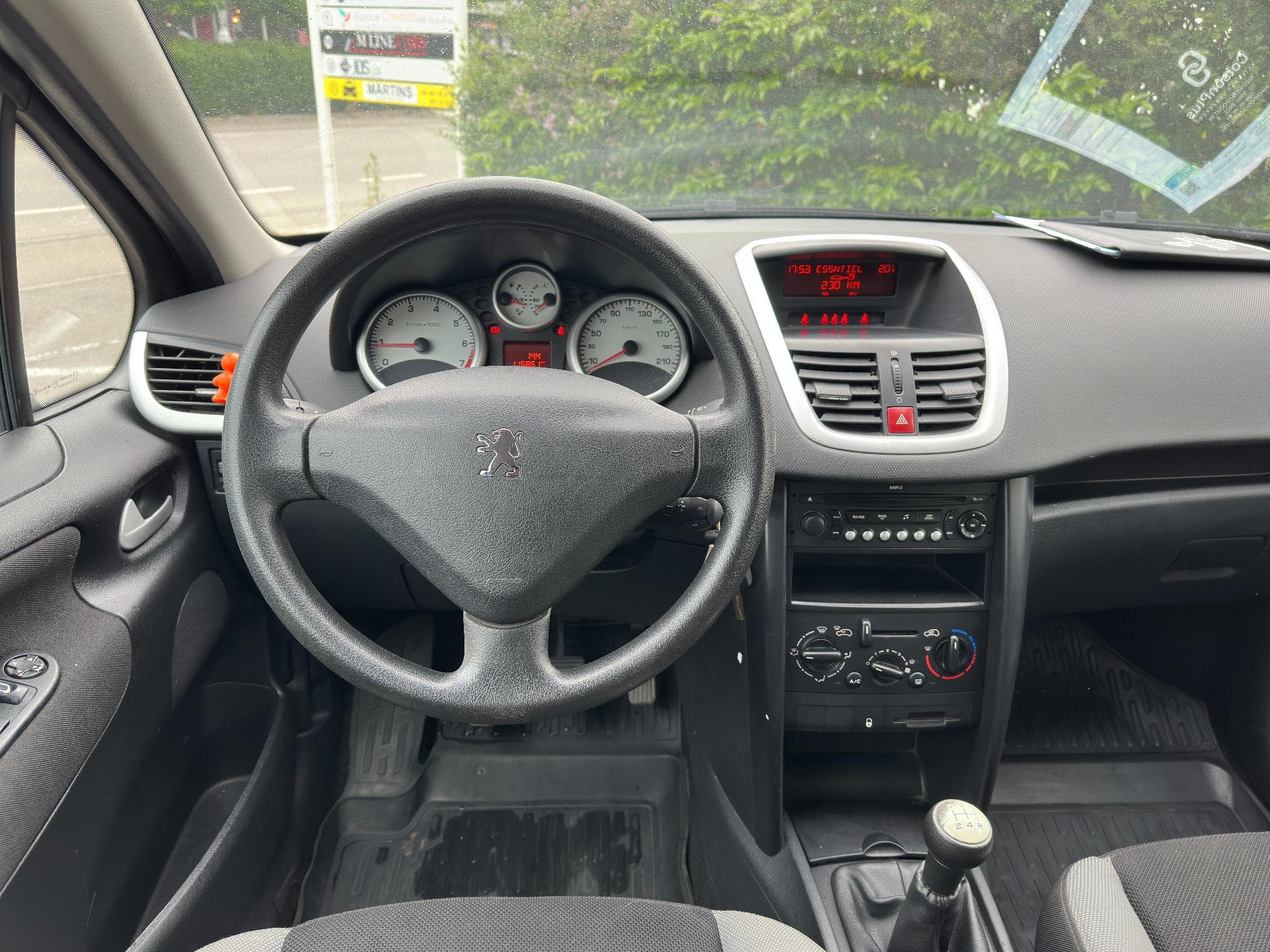 Peugeot 207 1.4i 73ch Xline (2009) - Photo 18