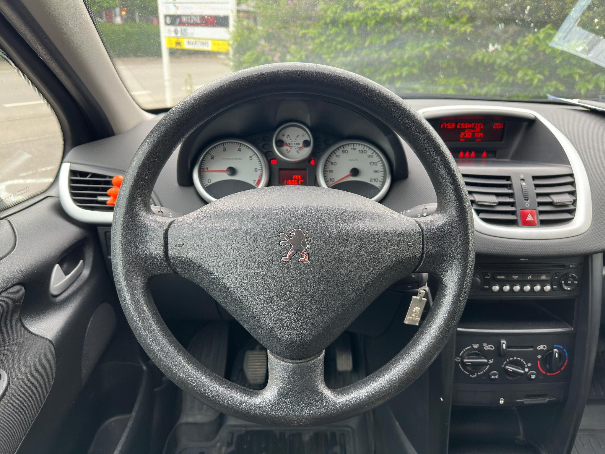 Peugeot 207 1.4i 73ch Xline (2009) - Photo 19