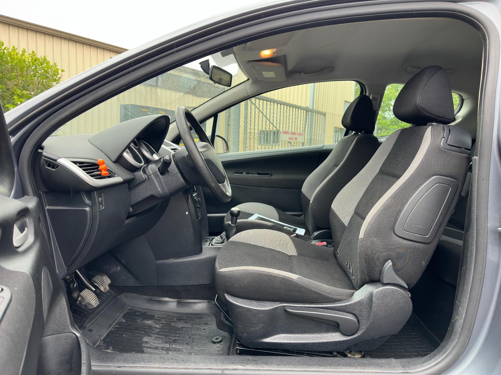 Peugeot 207 1.4i 73ch Xline (2009) - Photo 9