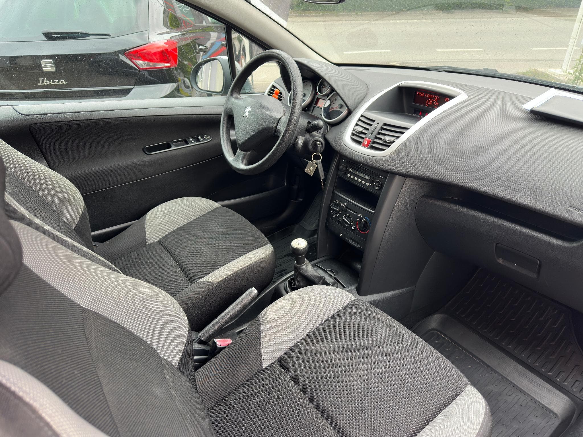 Peugeot 207 1.4i 73ch Xline (2009) - Photo 16