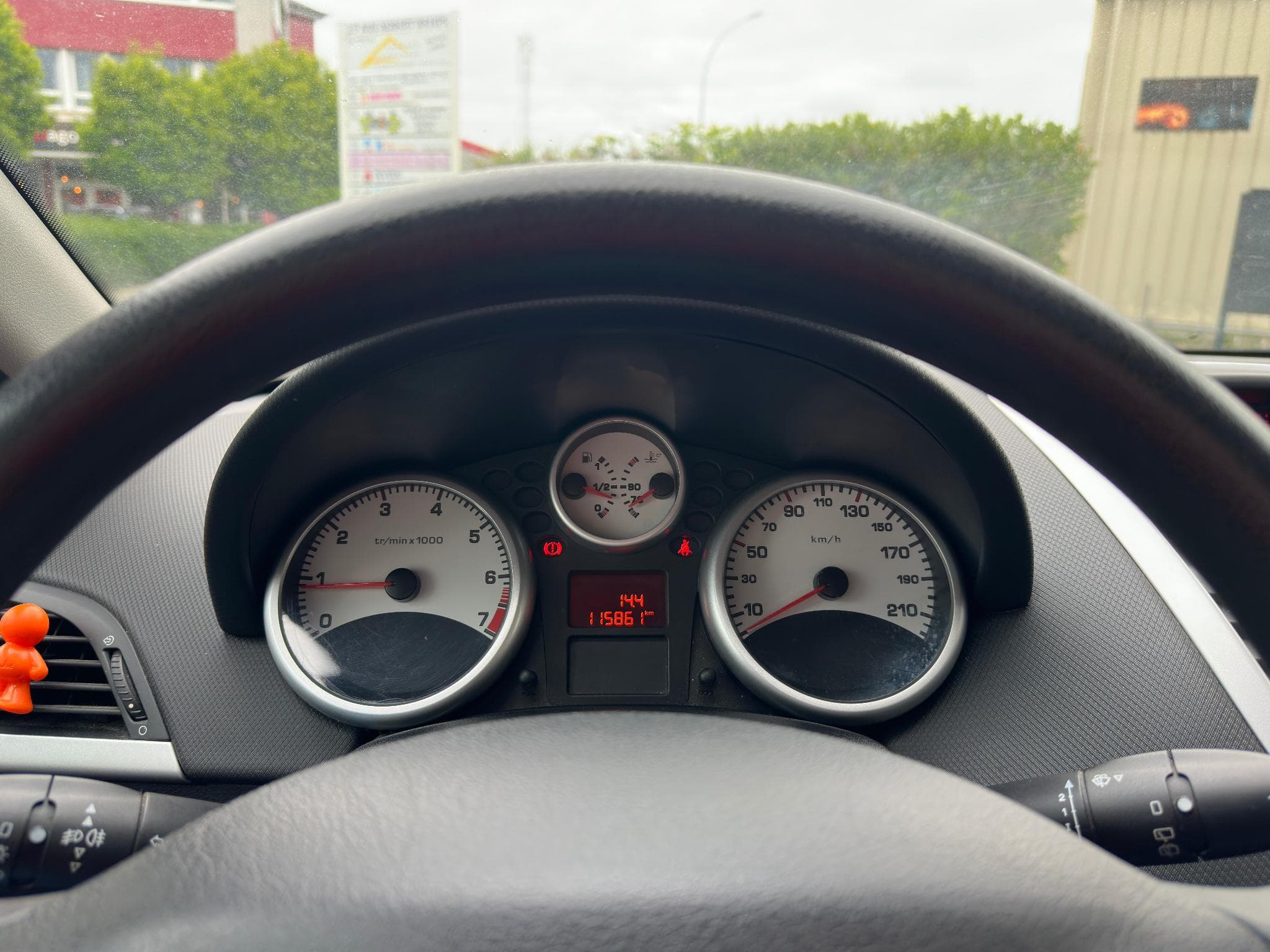 Peugeot 207 1.4i 73ch Xline (2009) - Photo 20