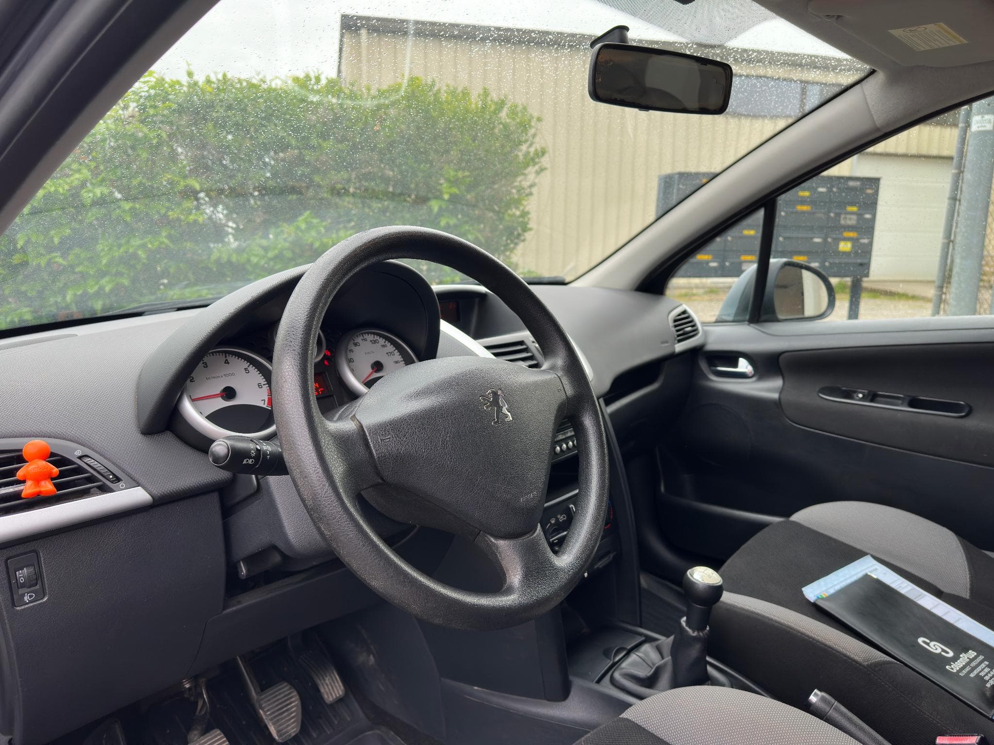 Peugeot 207 1.4i 73ch Xline (2009) - Photo 11