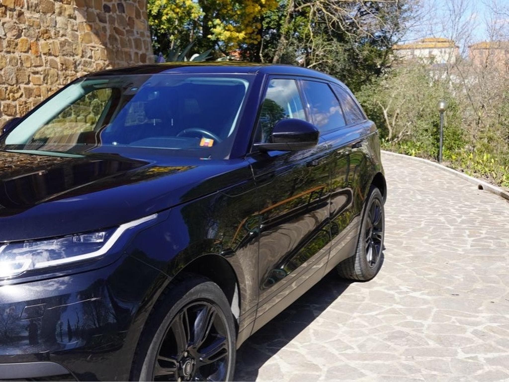 Land-Rover Range Rover Velar 2.0 250 R (2021) - Photo 2